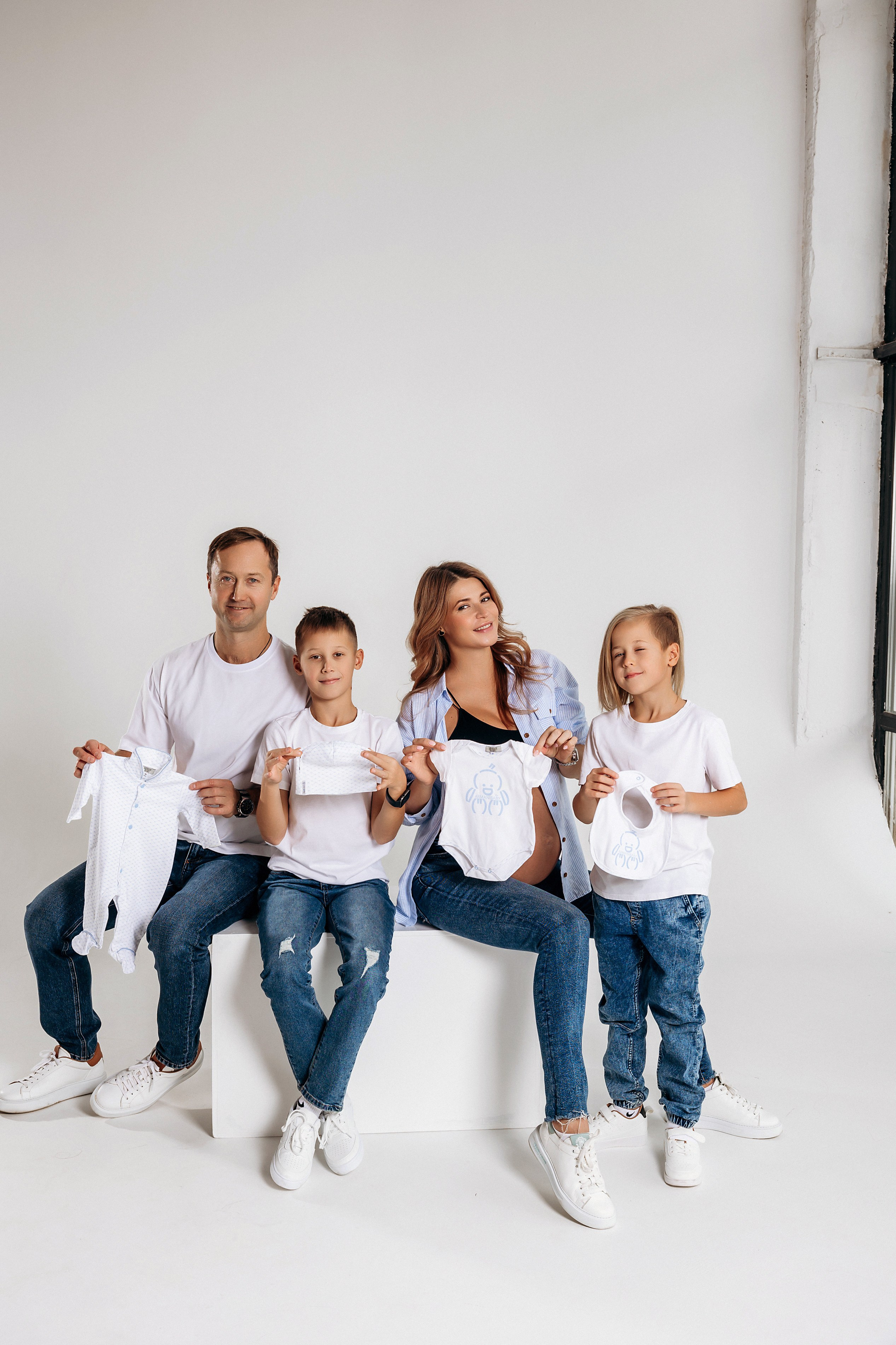 Валя и семья.В ожидании Владимира.Фотостудия Баланс. Фотограф в Калининграде свадебная фотография, репортажная, фотосессии