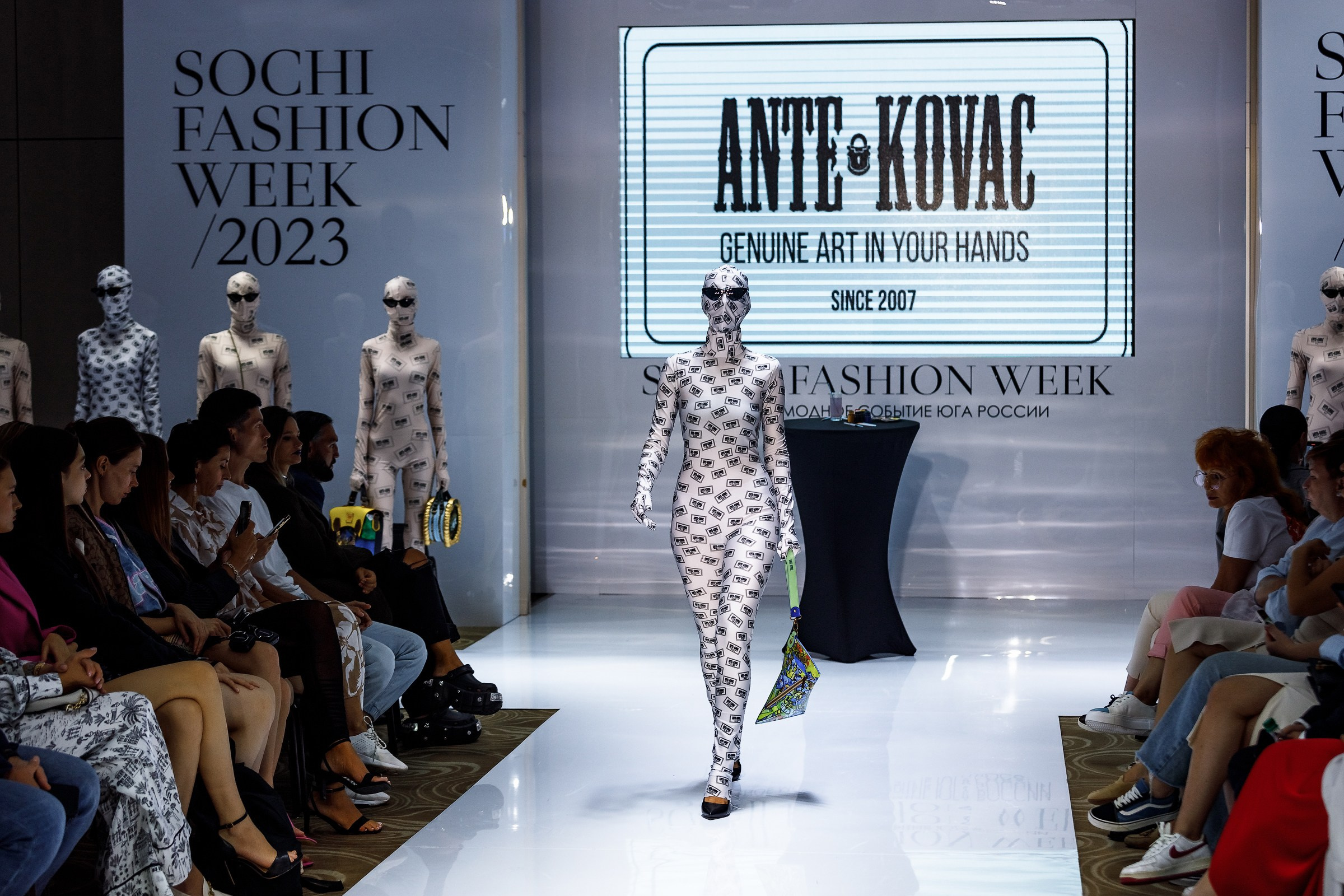 Аккредитированный фотограф на модном мероприятии в Сочи. Профессиональный фотограф в Сочи Виктория Джой. Обучение