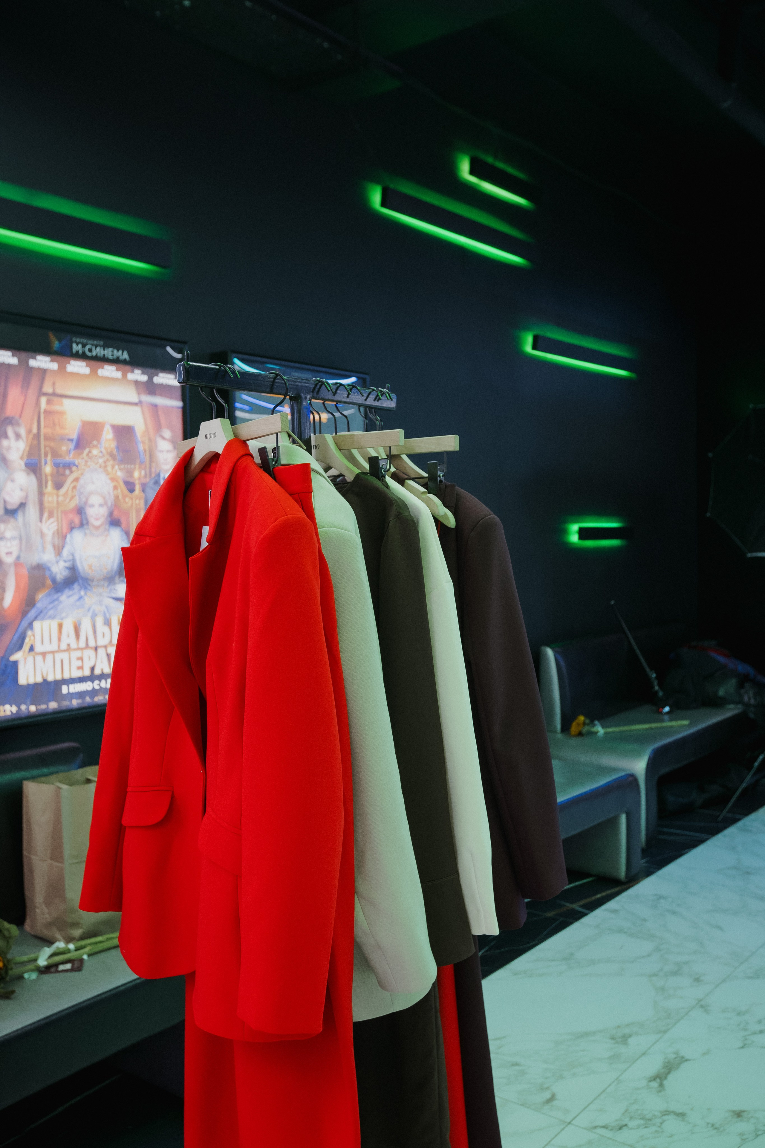 ФЭШН КОНФА. СВОИ. ФОТООТЧЕТЫ-СОБЫТИЯ-МЕСТА