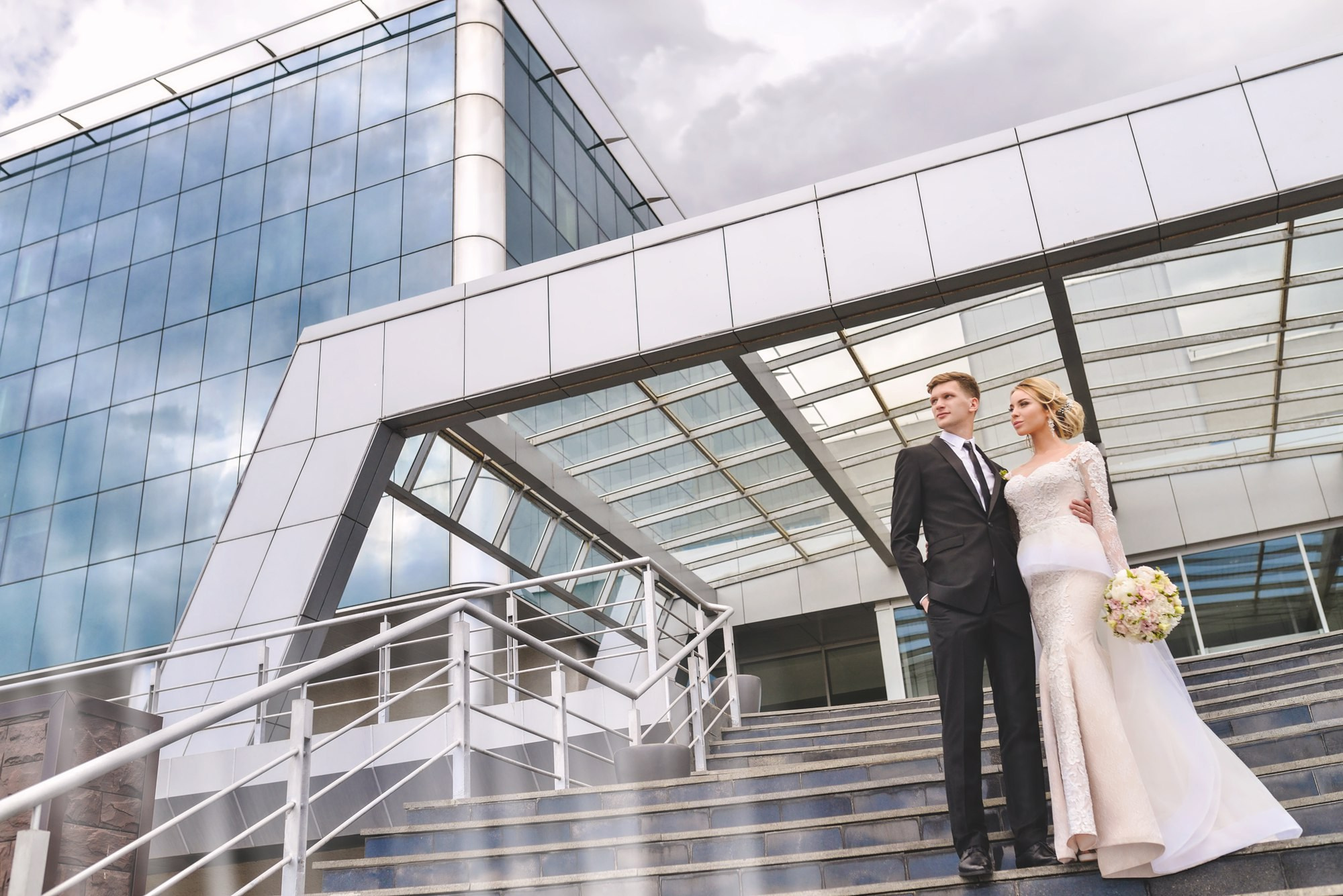 Свадебная Фотосессия в г. казани | Фотограф на Свадьбу в г. Казани Фотограф Садег Азарми тел. +79172288430 ✔ Сборы невесты и жениха✔ Утро невесты (детали, эмоции, подготовка)✔ Репортажная съёмка ЗАГСа и выездной регистрации✔ Свадебная прогулка✔ Фотосъёмка банкета и вечеринки✔ Креативные и тематические свадьбы✔ Свадьба на природе (лайфстайл)✔ Девичники и мальчишники