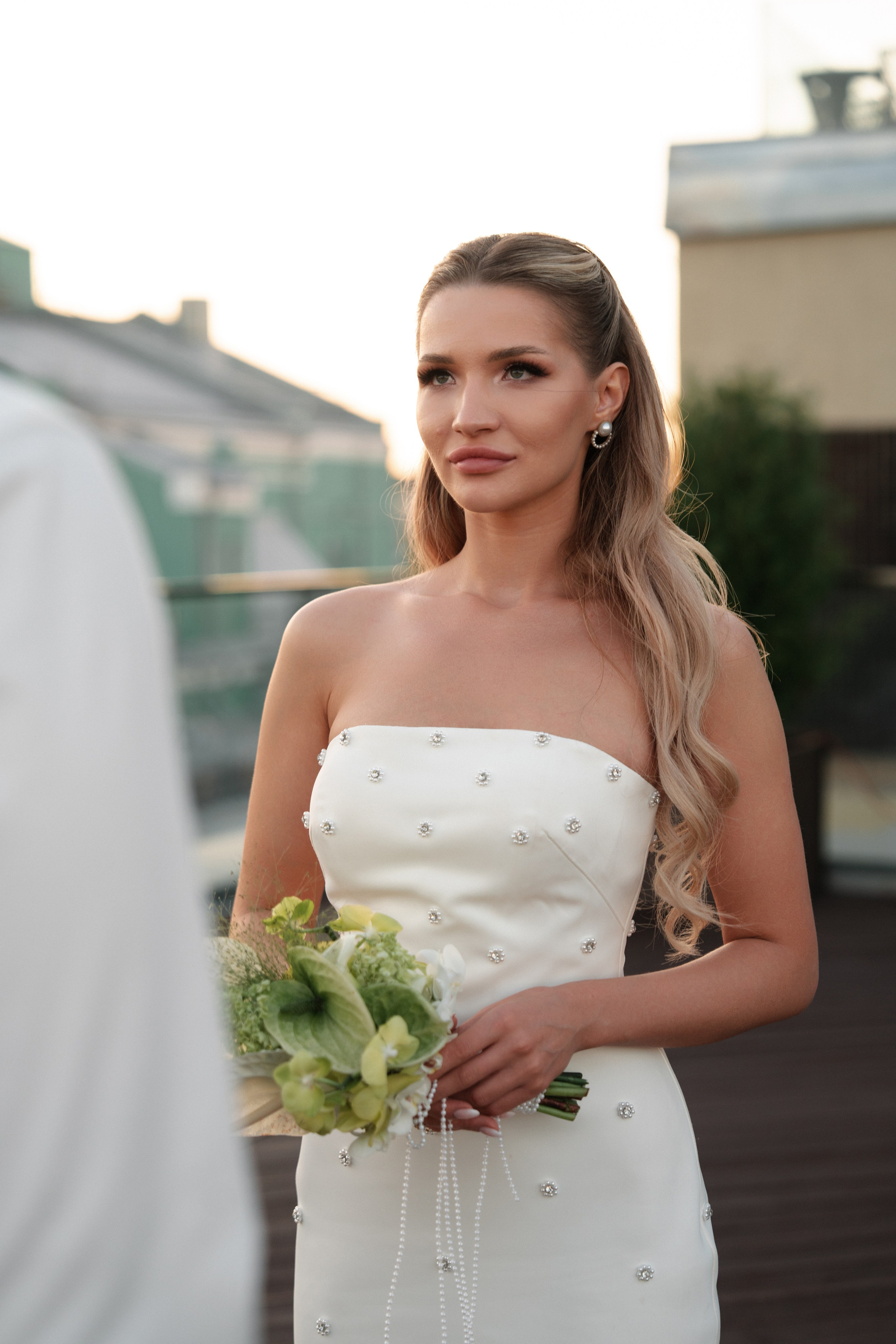 Виктория & Роман. Камерная городская свадьба в видовом ресторане в стиле современная классика. Свадебный фотограф организатор в Санкт-Петербурге Ассоль Опарина