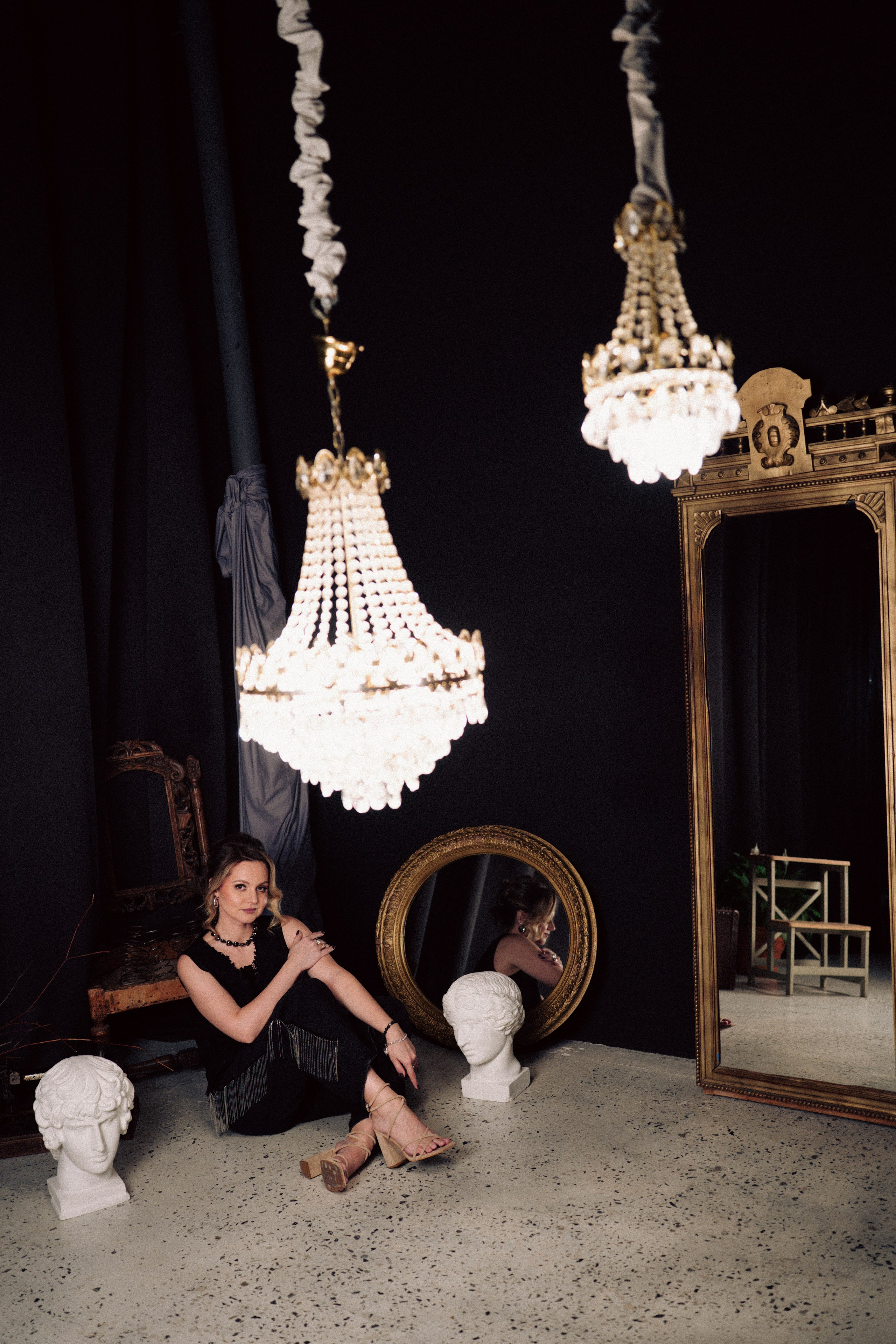 НОВОГОДНЯЯ ФОТОСЕСИИЯ В СТУДИИ ДЛЯ ДЕВУШКИ И ПРОГУЛКА ПО ЧЕРНЫШЕВСКОЙ. Профессиональный фотограф, Санкт-Петербург — Виктория Богомолова