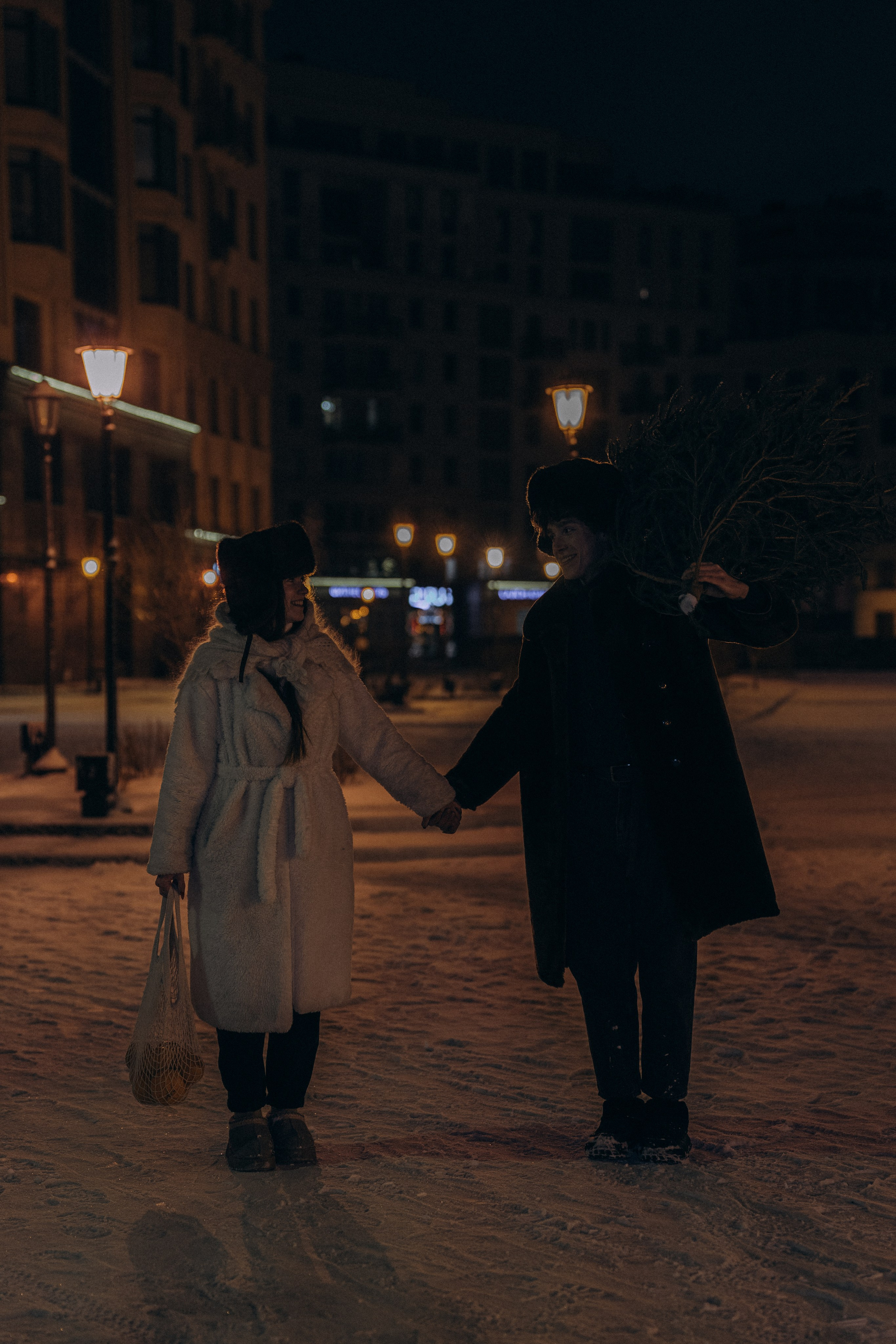 НОВОГОДНЯЯ ПРОГУЛКА ПАРЫ ПО ЧЕРНЫШЕВСКОЙ ПЕРЕД НОВЫМ ГОДОМ. Профессиональный фотограф, Санкт-Петербург — Виктория Богомолова