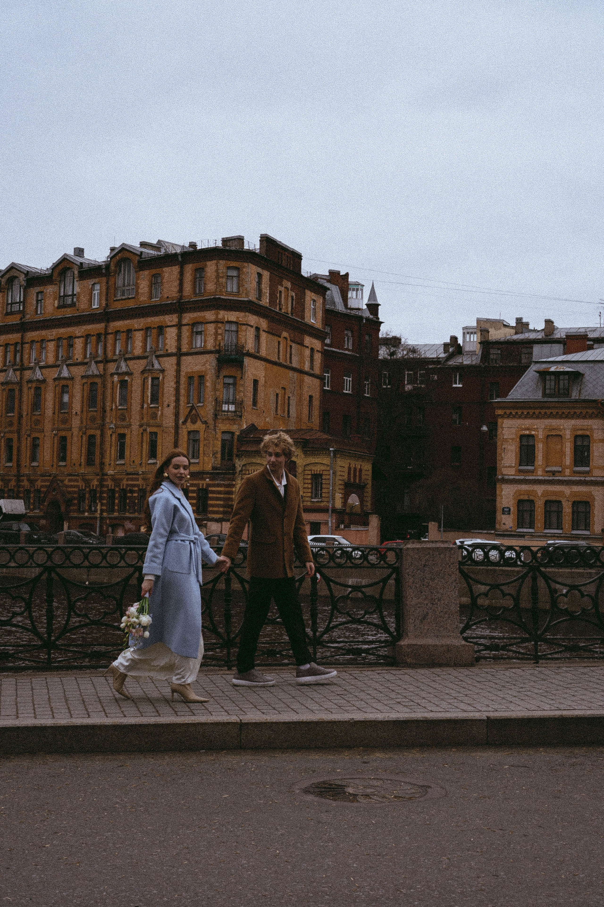СВАДЕБНАЯ СЬЕМКА В ОТЕЛЕ. СБОРЫ ЖЕНИХА И НЕВЕСТЫ И ТАКЖЕ ТОР И ПОДГОТОВКА К ПРОГУЛКЕ И ПРОГУЛКА ПО ПЕТРОГРАДКЕ. Профессиональный фотограф, Санкт-Петербург — Виктория Богомолова