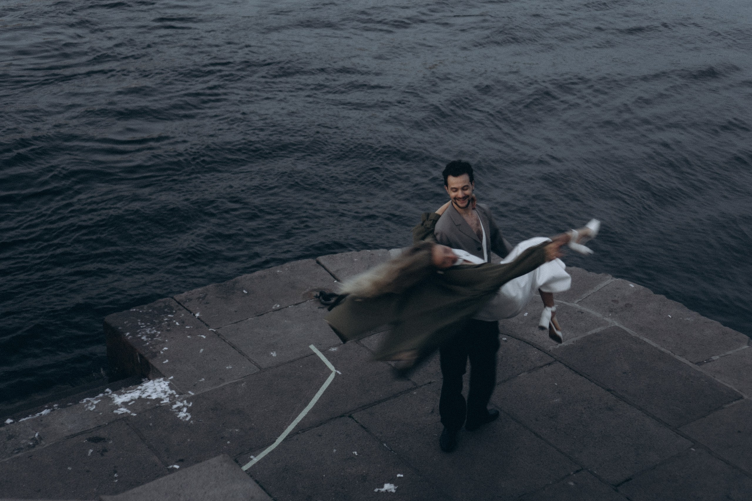 СВАДЕБНАЯ СЬЕМКА ПАРЫ НА РАССВЕТЕ В БЕЛЫЕ НОЧИ И ПРОГУЛКА С РАЗВОДНЫМИ МОСТАМИ И ПИКНИК ВОЗЛЕ ИСАКИЕВСКОГО СОБОРА. Профессиональный фотограф, Санкт-Петербург — Виктория Богомолова