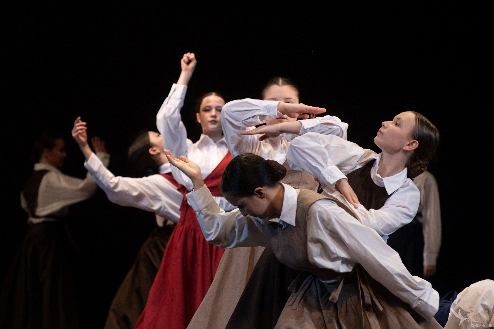 Концерт народного хореографического коллектива «Виктория». Репортажный фотограф в Казани Павел Серпокрылов