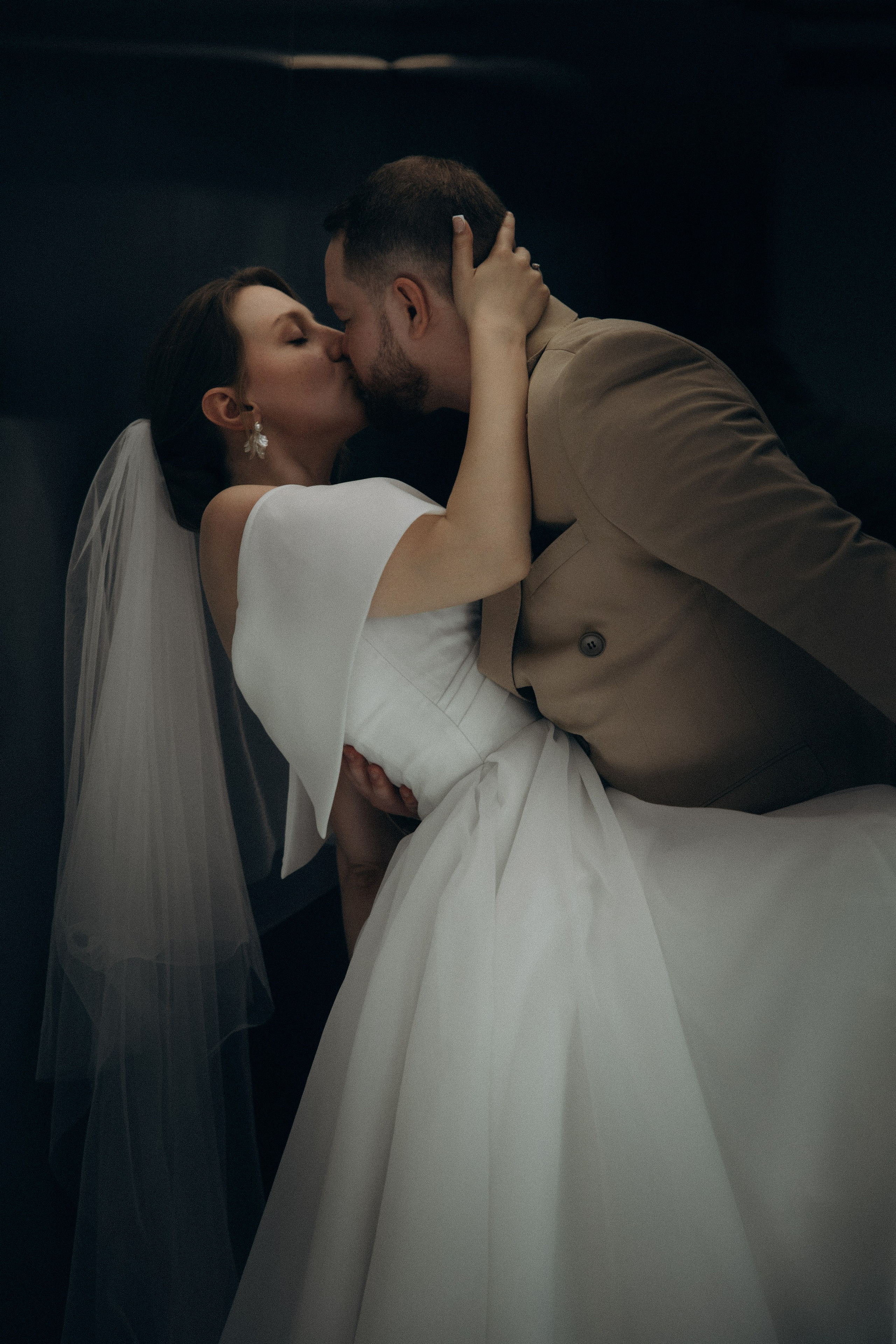 Утро невесты и свадебная фотосессия на теплоходе по Москве-реке