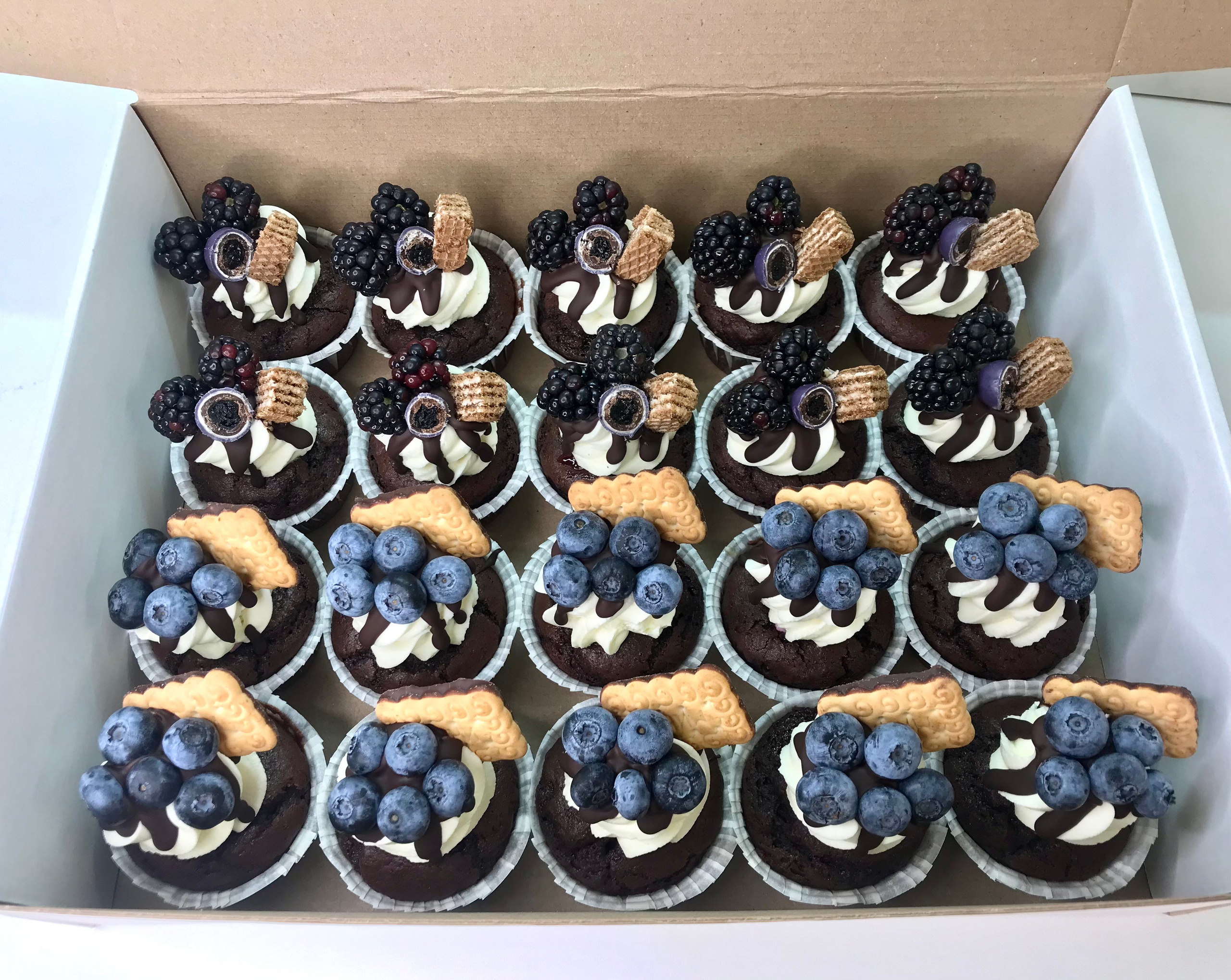 Капкейки фуршетные. Katyasugarsugar капкейки, зефир, торты Москва