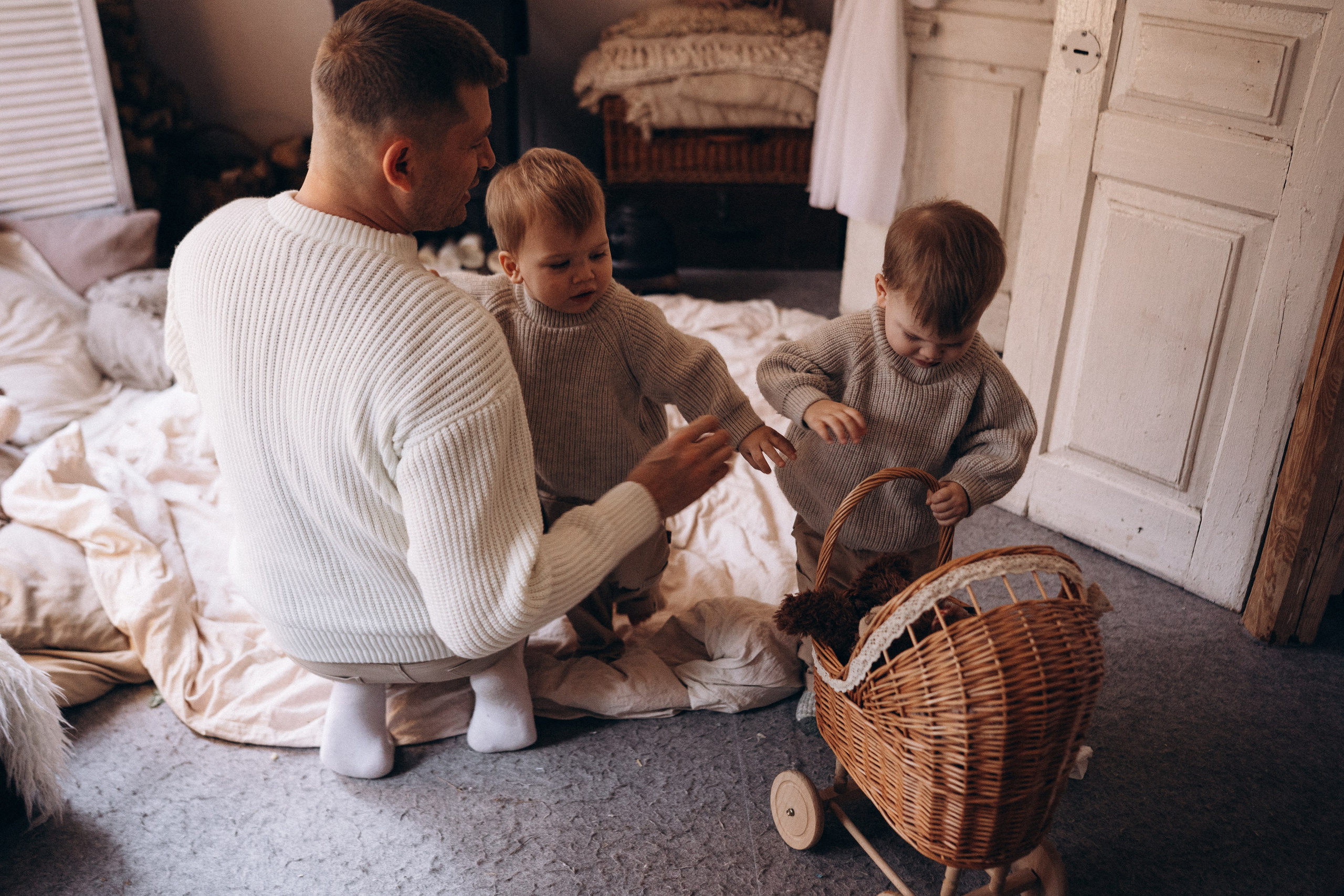 Яна и Ильсур, загородная Фотостудия. Фотограф Новорожденных в Москве. Семейные истории в стиле LIFE
