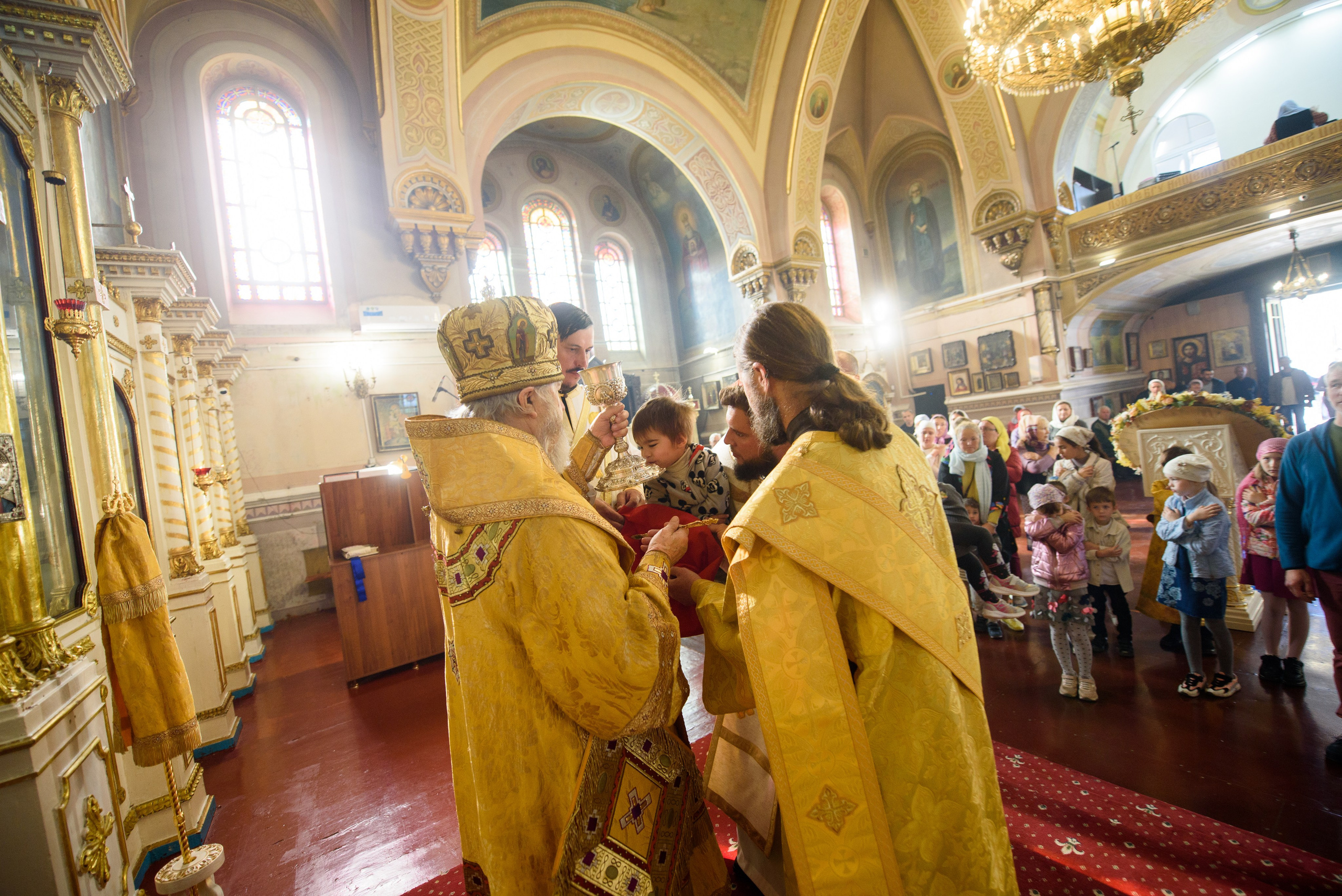 Воскресная литургия 29.10.2023. Семейный и свадебный фотограф в Феодосии и Коктебеле