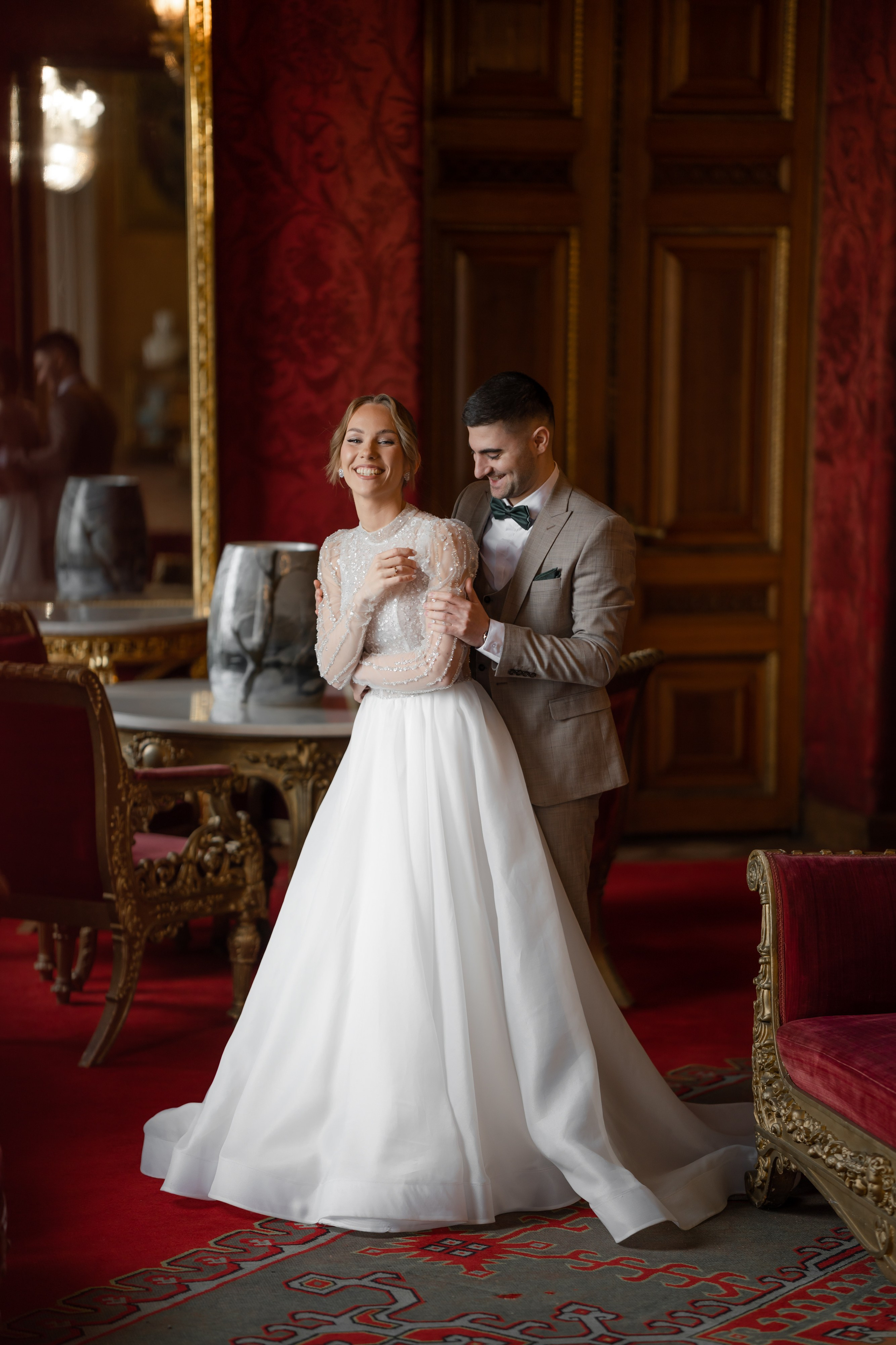 Жених и невеста в Доме ученых в Санкт-Петербурге. Свадебный фотограф Александр Невский в Санкт-Петербурге