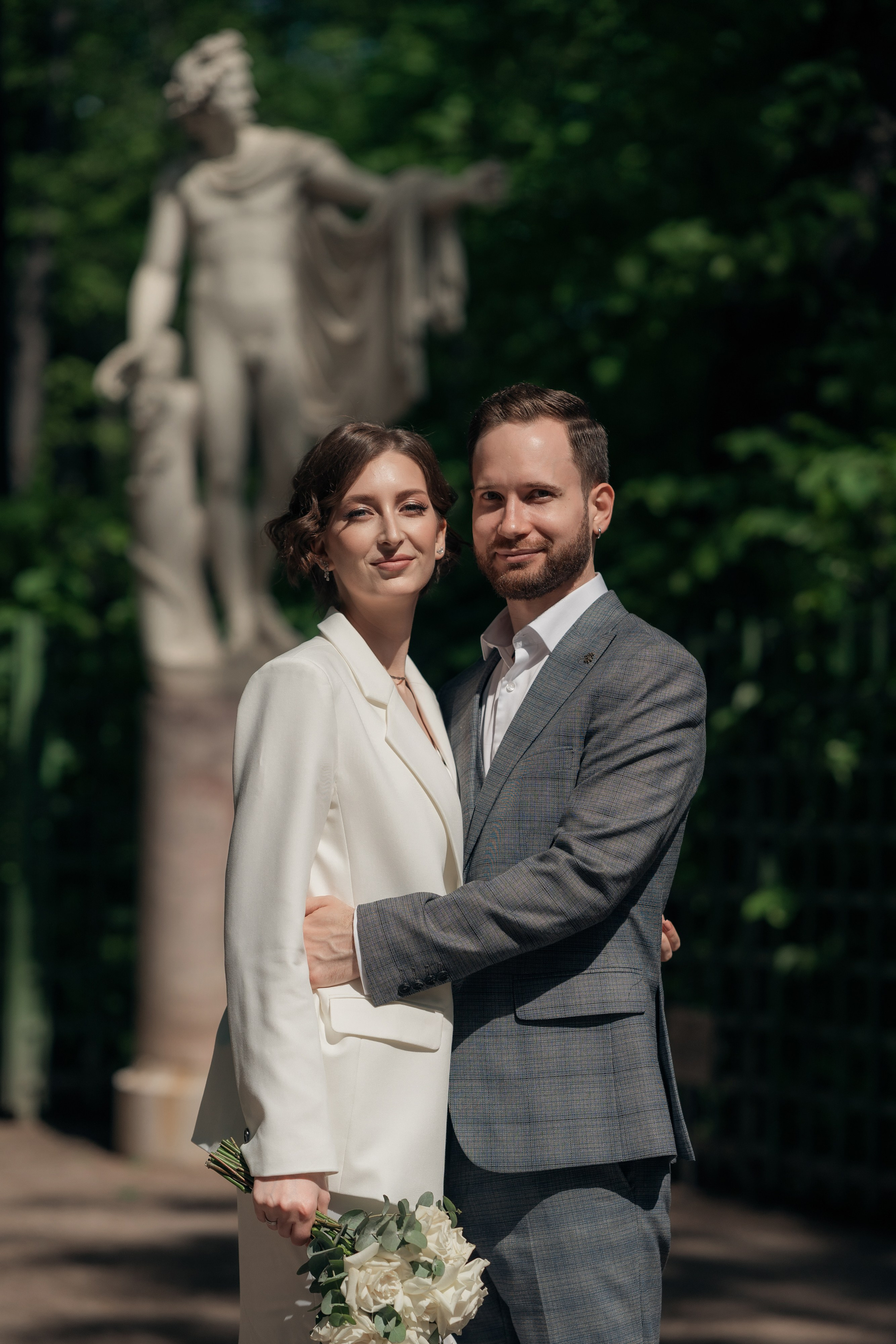 Красивые места для свадебной фотосессии летом в Санкт-Петербурге. Свадебный фотограф Александр Невский в Санкт-Петербурге