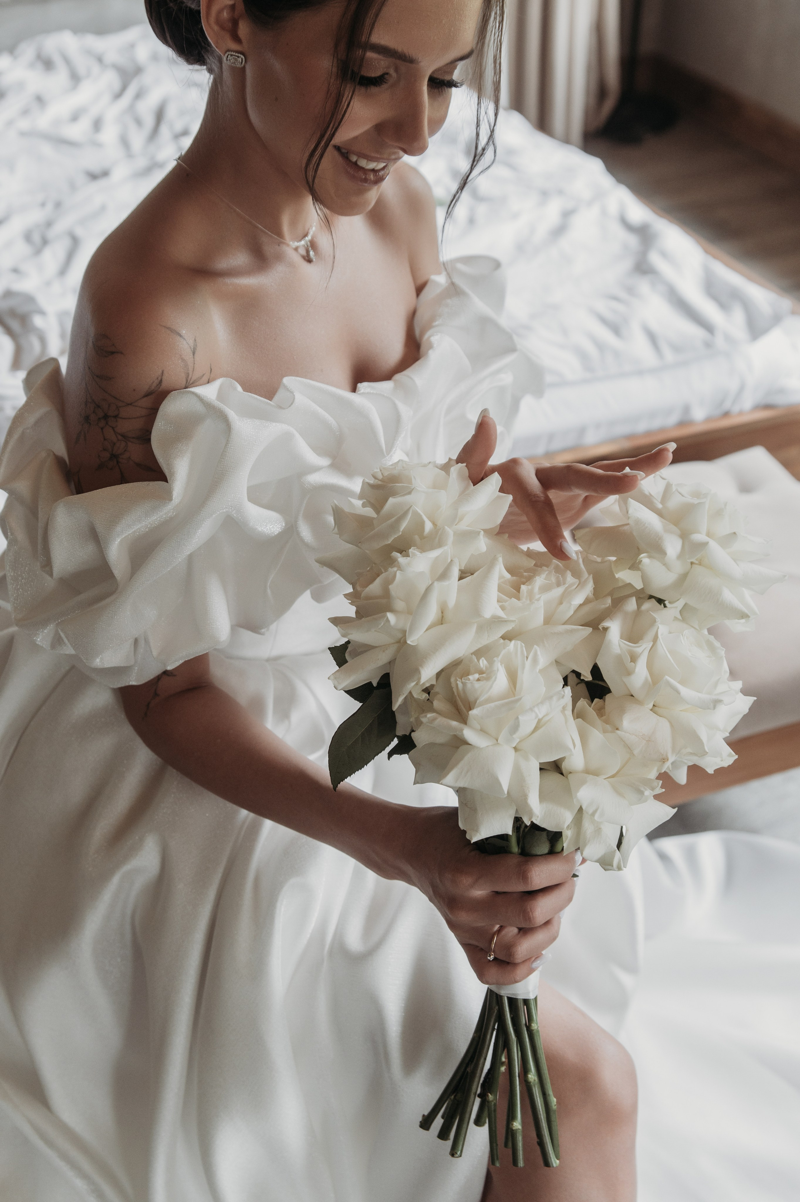 Свадебная фотосессия с утром невесты и красивым свадебным банкетом. Свадебный фотограф в Твери, Москве и Санкт-Петербурге Денисова Екатерина