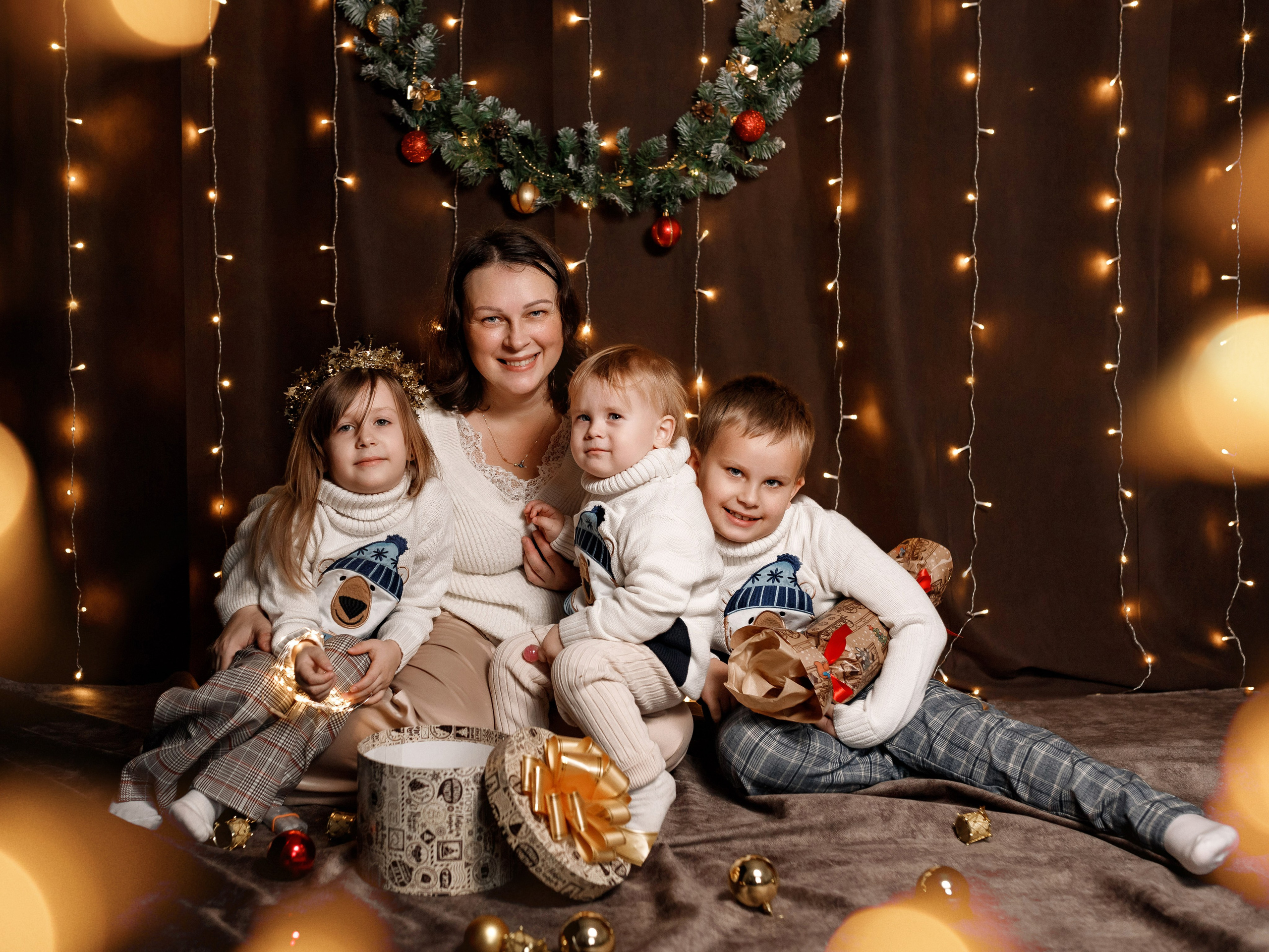 Моя студия. Фото проект Новогодняя открытка. Ноябрь 2023 г. Фотограф Пермь. Свадьбы. Семья и дети, школа, д. сад. Фотокниги