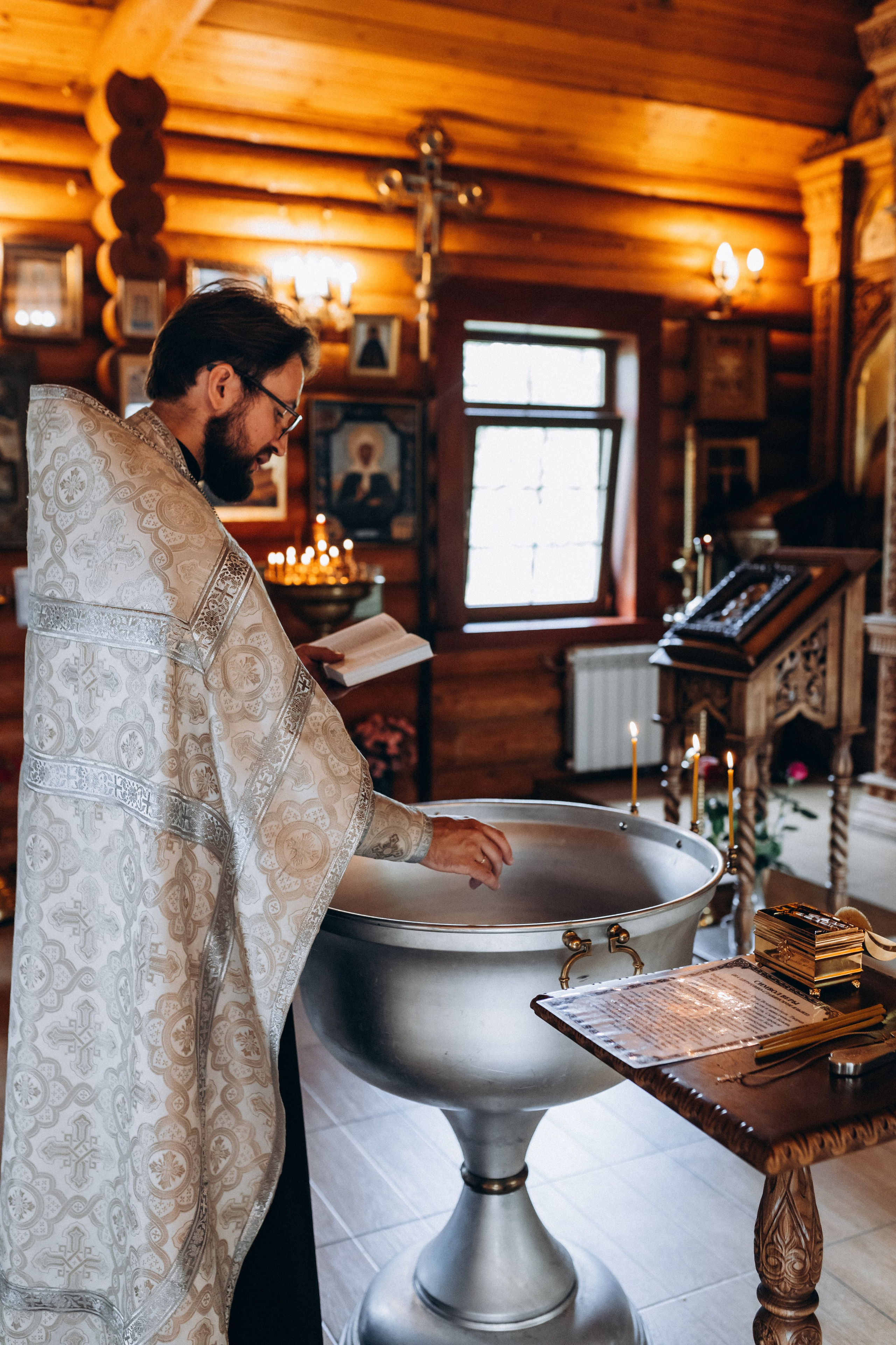 Таинство крещения Льва Церковь Илии Пророка в Новоивановском. Семейный и женский фотограф в Москве Коновалова Олеся