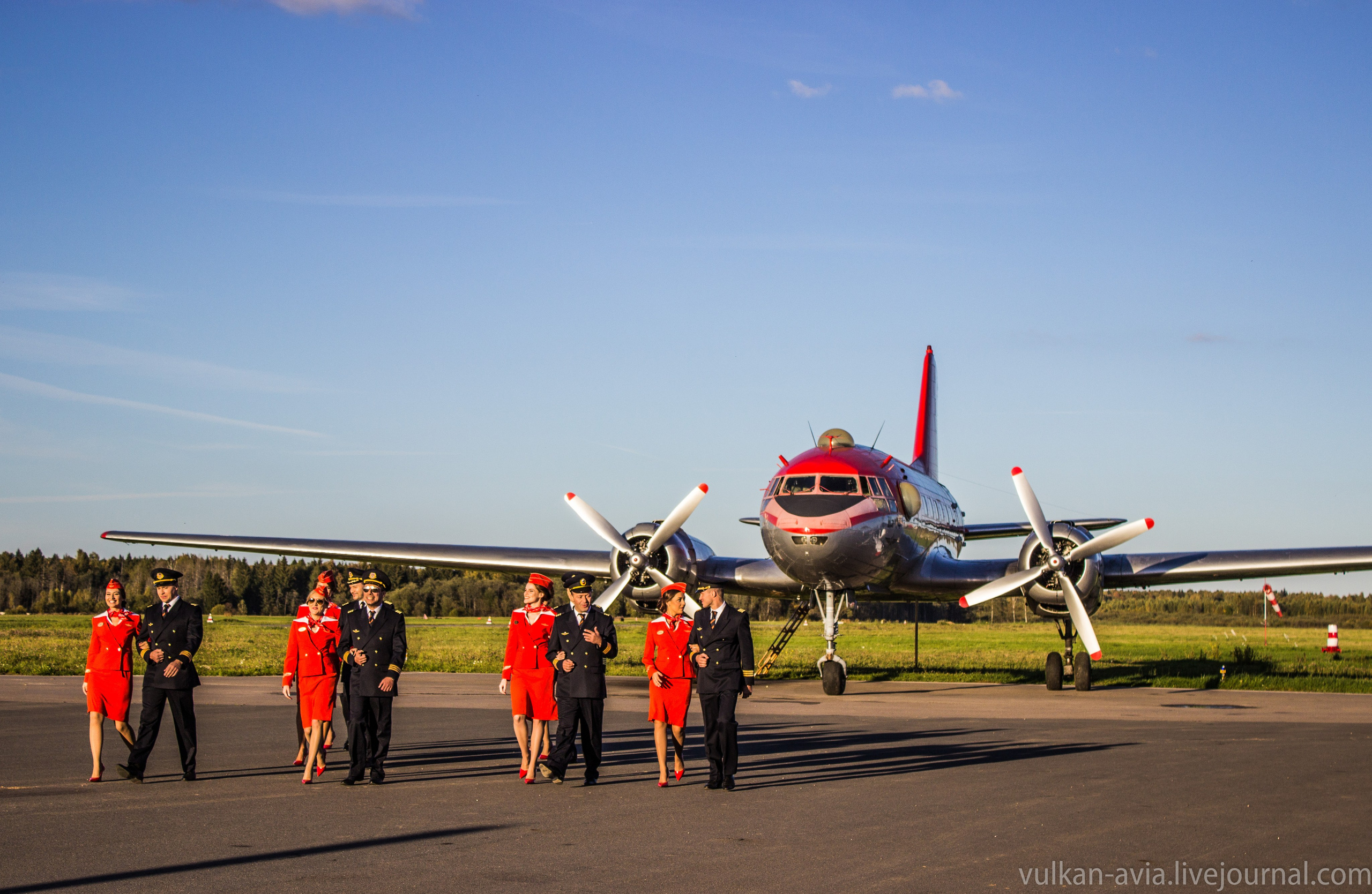 Ил-14Т «Пингвин» в съёмках клипа группы «Сопрано» (2015 г.). Авиационная техника для кино, рекламы и фотосессий