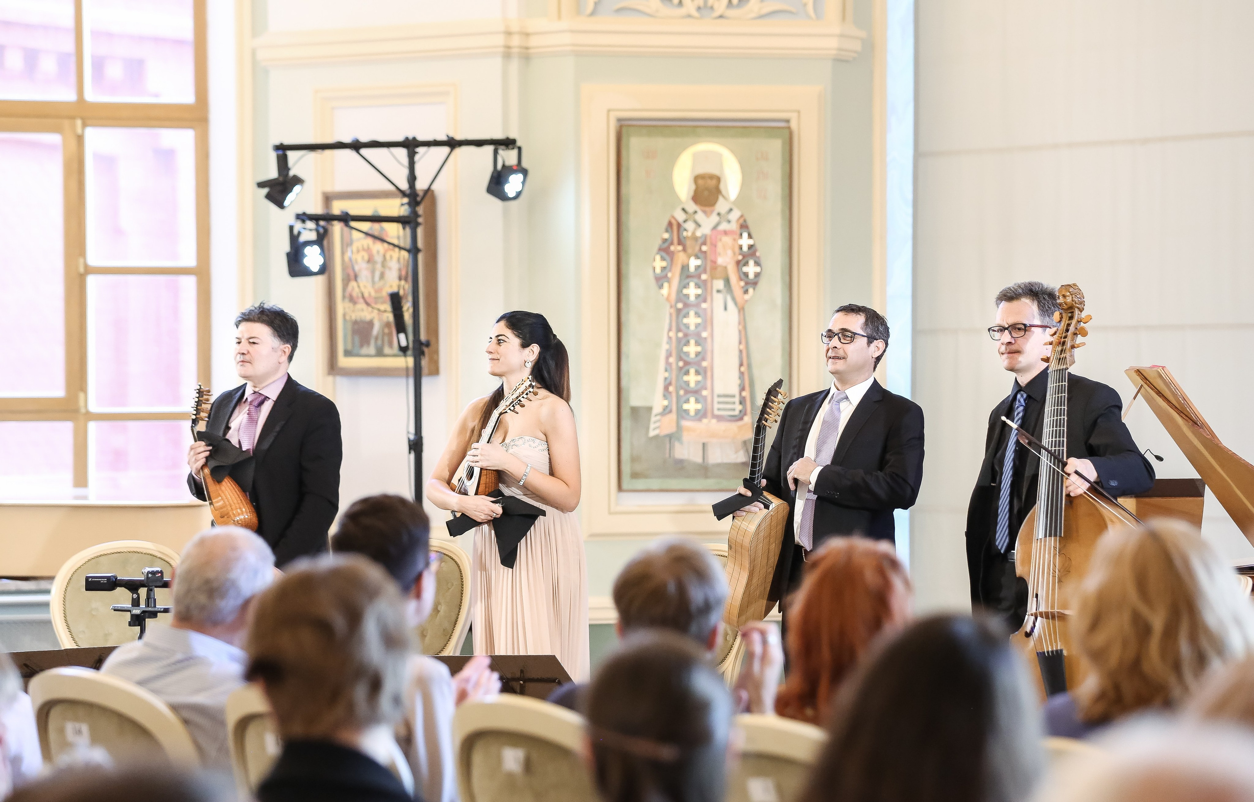 Путешествие мандолины. Дарья Письменюк / Darya Leitstern — фотограф, музыкант, журналист, путешественник