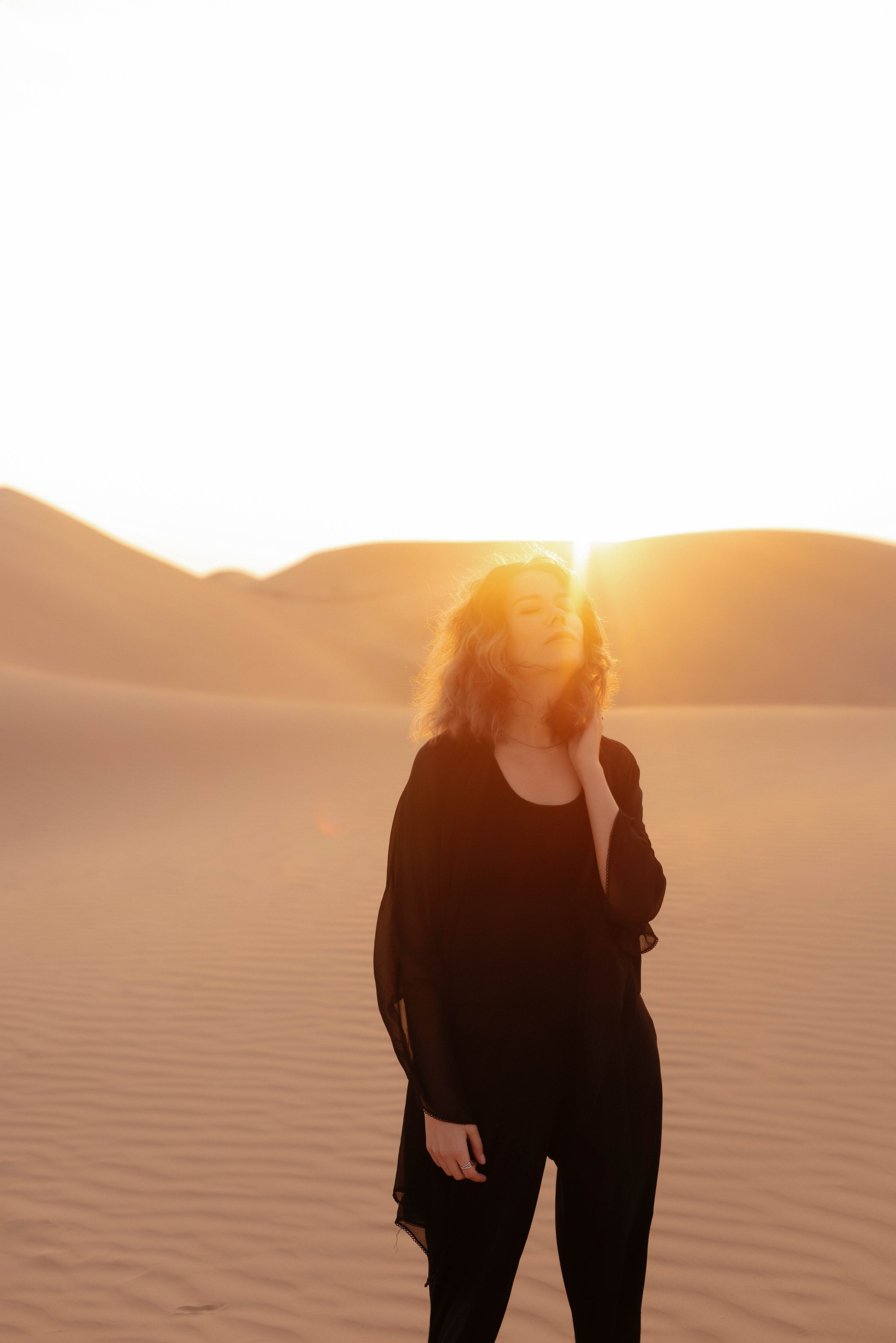 Наташа в пустыне 22 год. Фотограф и видеограф в Москве и Абу Даби Мария Кулагина