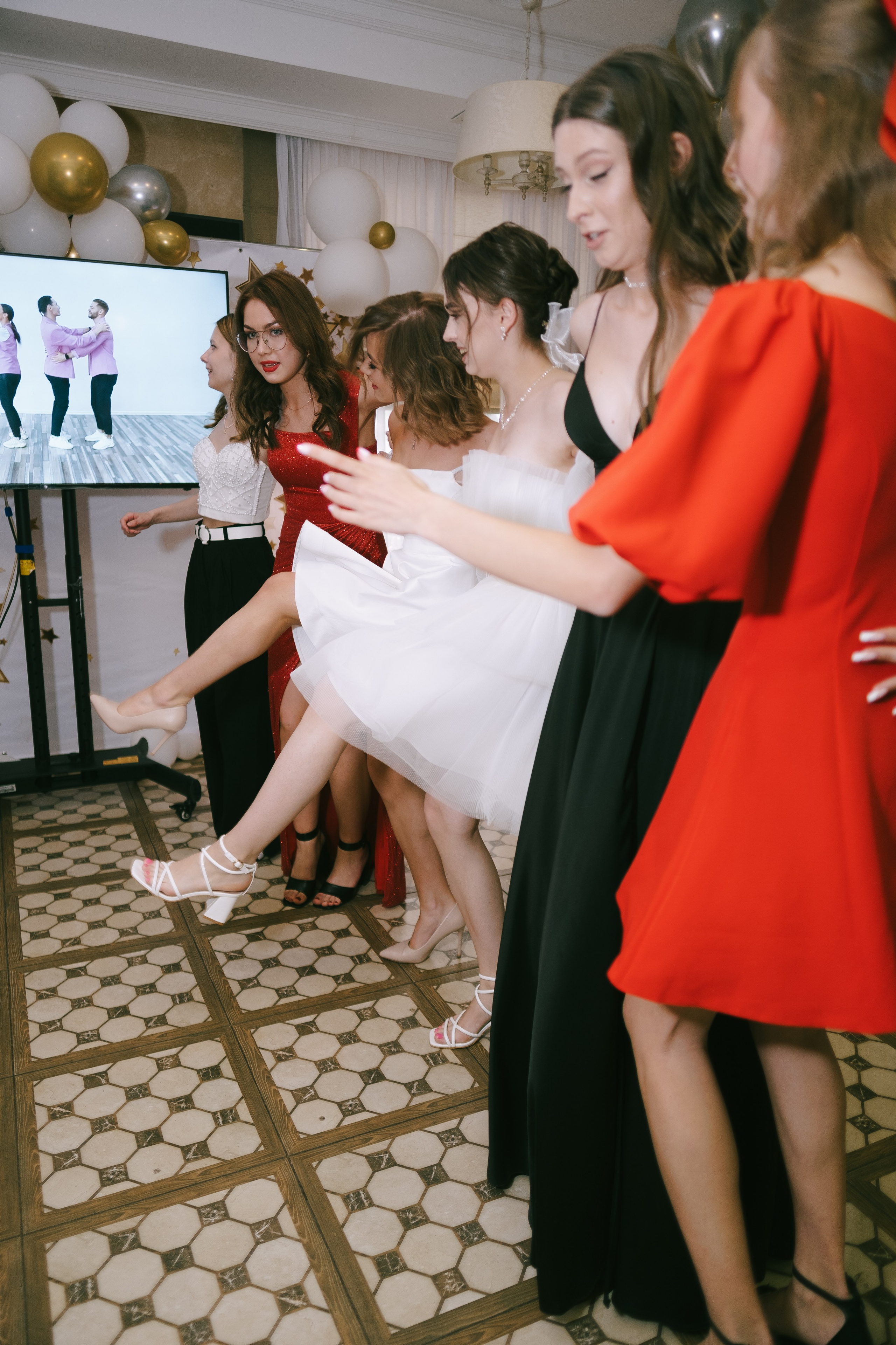 Выпускной школа 33. Свадебный и репортажной фотограф Денис Ожигин в Краснодаре и Краснодарском крае