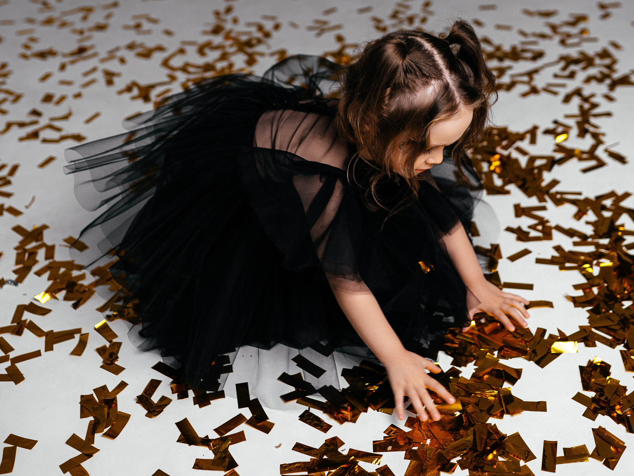 Фотосессия для девочки в платье. Фотограф Ким Наталья в Красноярске