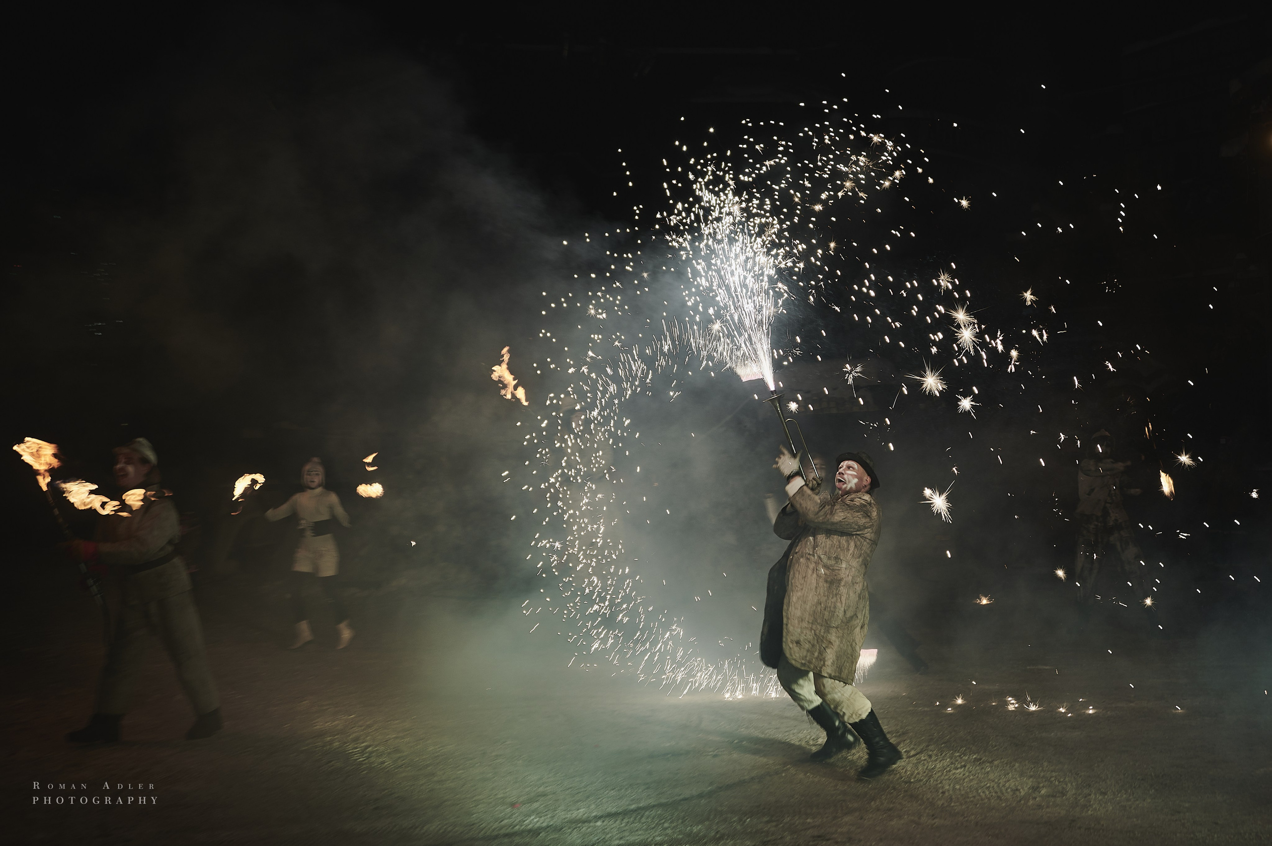 Новогодняя сказка от Ночных волков. Фотограф Роман Адлер