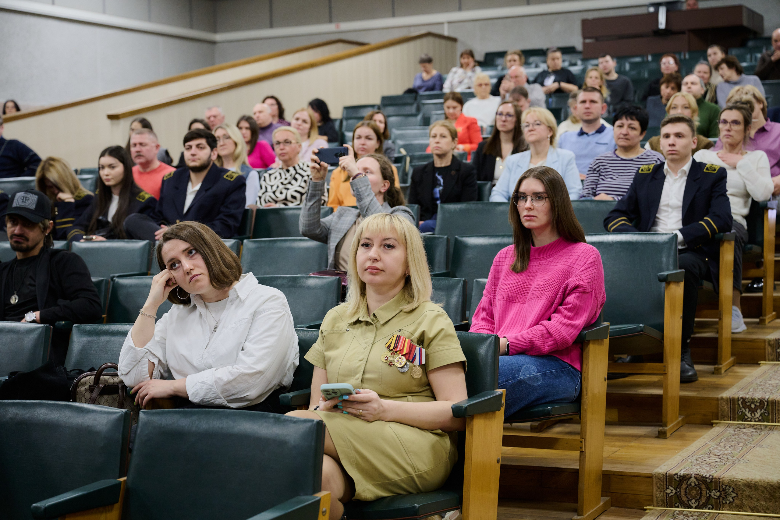 Фотовыставка «Территории» в Росгеолфонде. Фотограф Роман Адлер