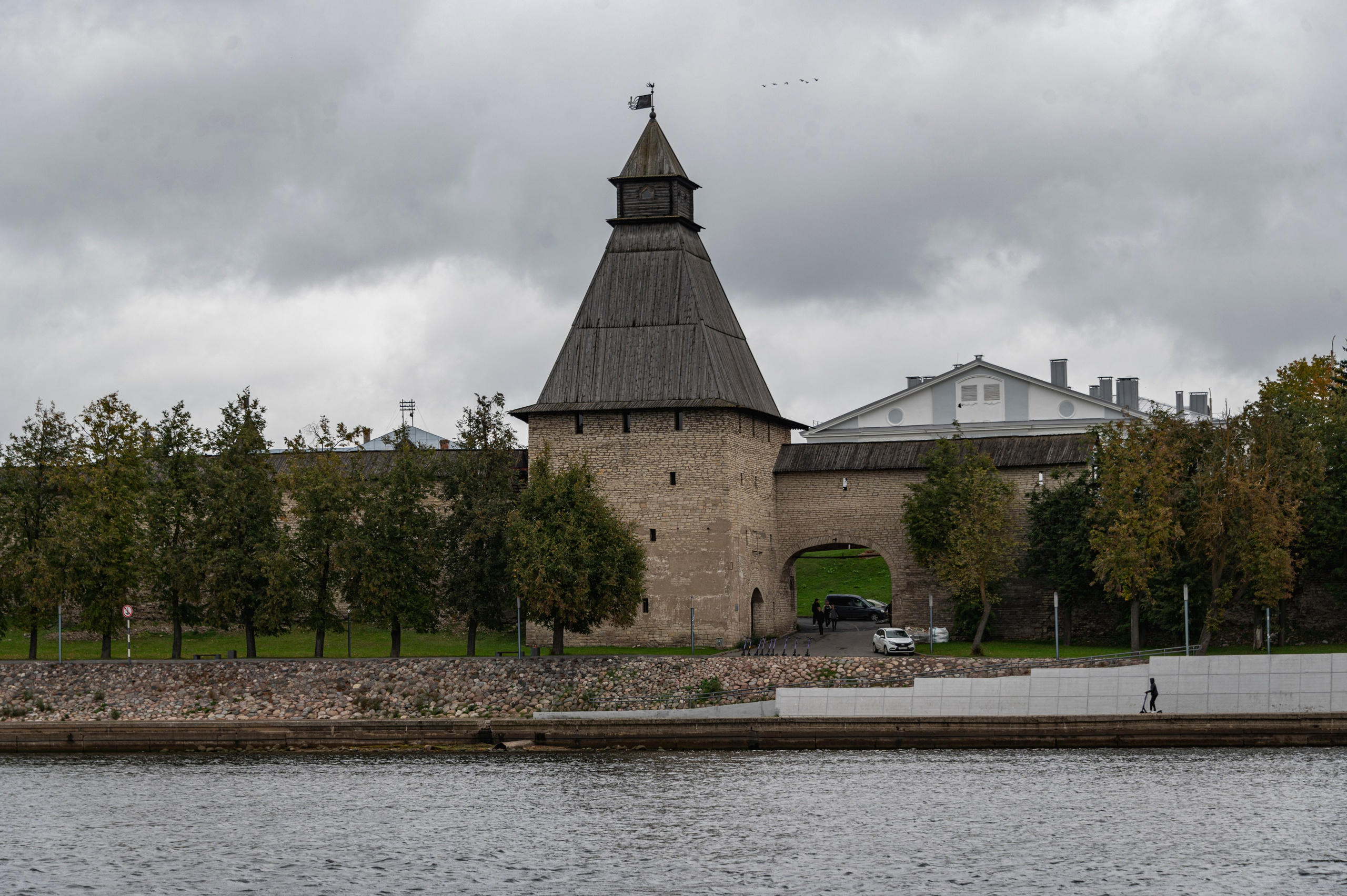 Псков. Октябрь 2023. Фотограф Роман Адлер