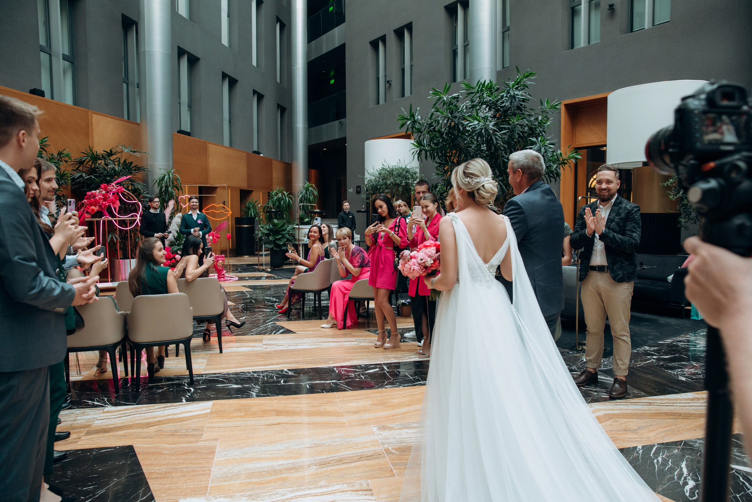 Неоновая свадьба. Свадебный фотограф в Санкт-Петербурге Вика Стукачева