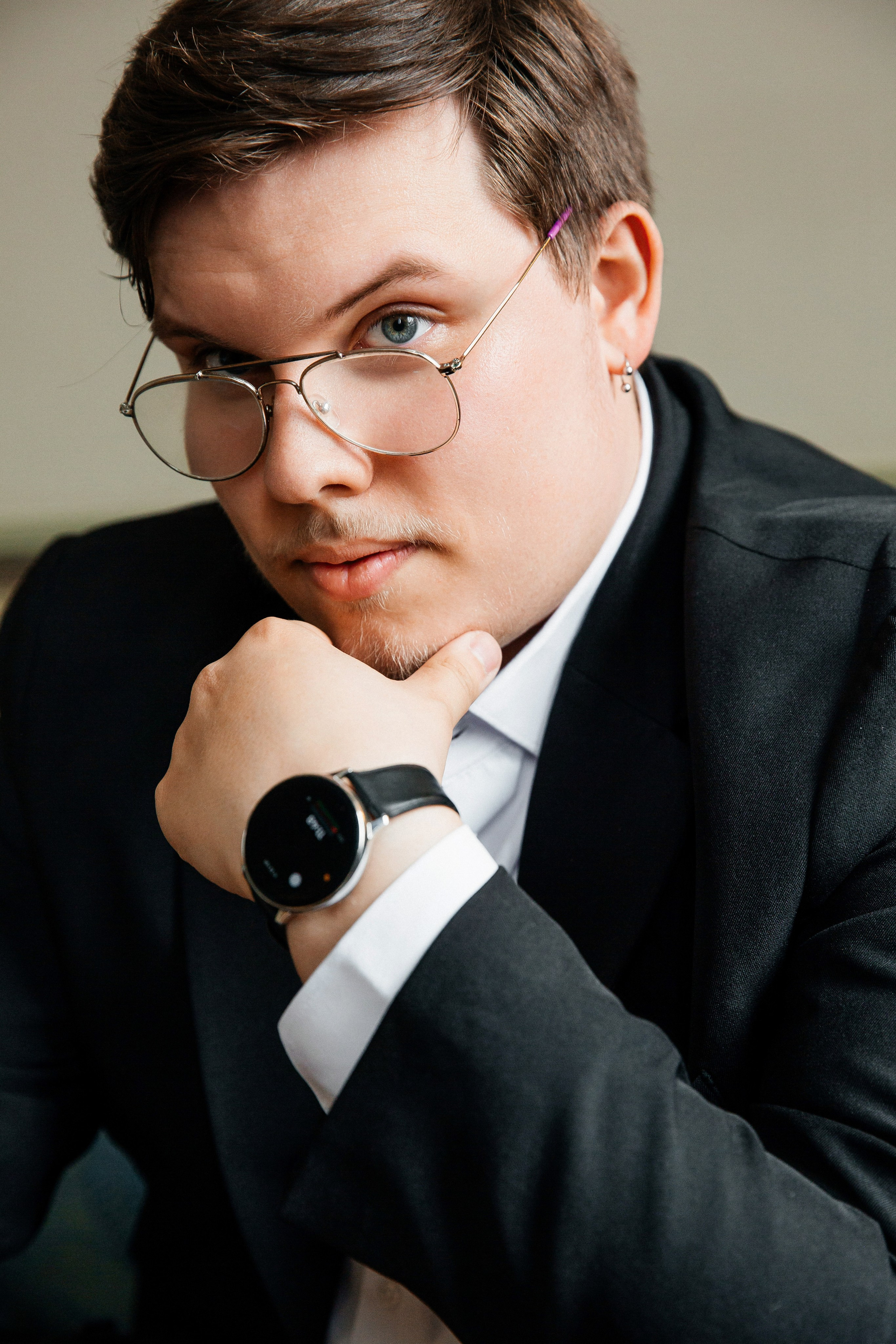 Съемка в отеле и регистрация прохладным майским днем. Свадебный фотограф в Санкт-Петербурге Вика Стукачева