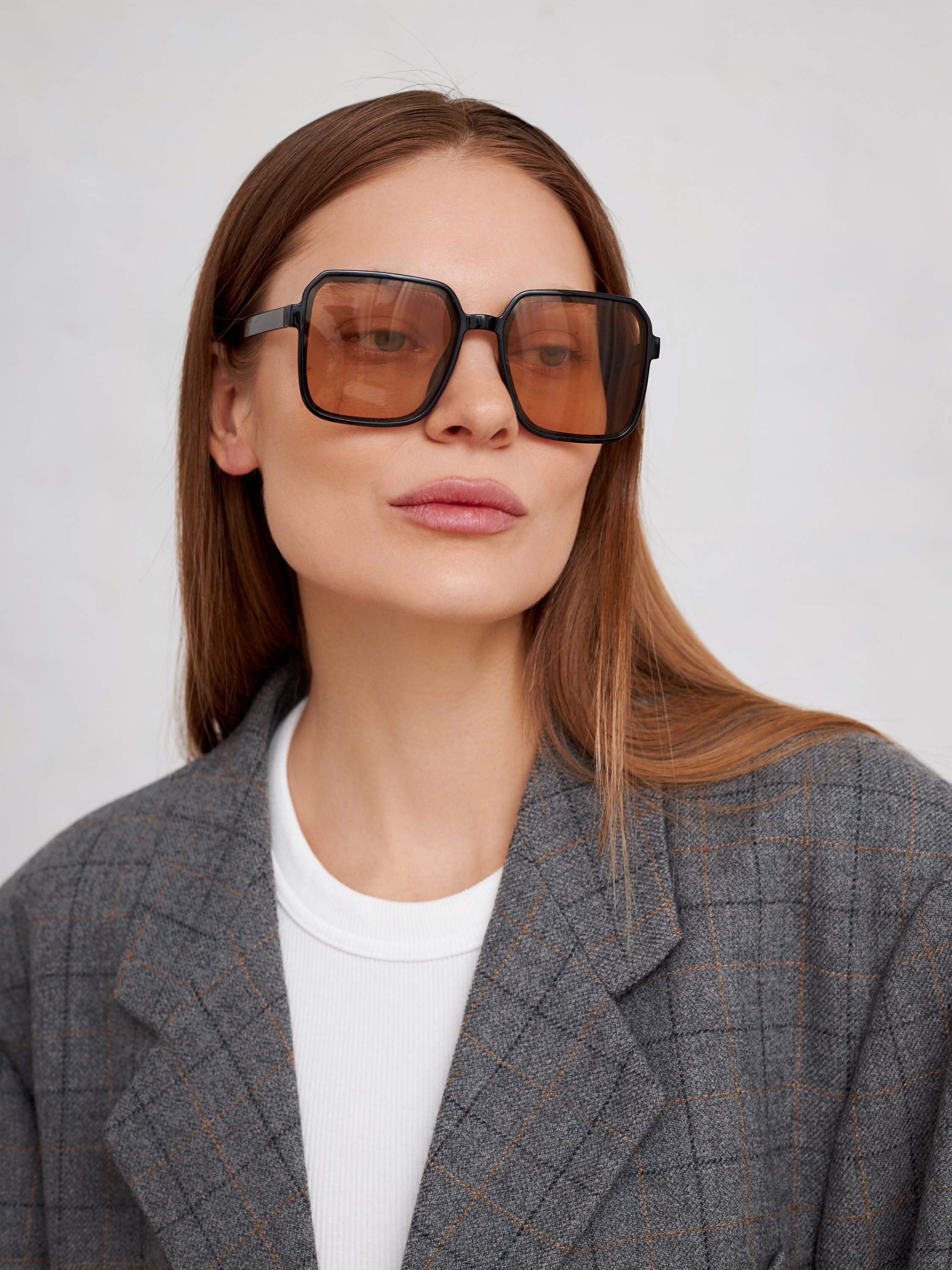 Фотосъемка солнцезащитных очков Екатеринбург Wildberries ВБ Ozon Озон предметная съемка Екб заказать цена фотосъемка товара WB очки предметк. Фотограф Екатеринбург Анастасия Жерновская | Маркетплейсы и нейрофото