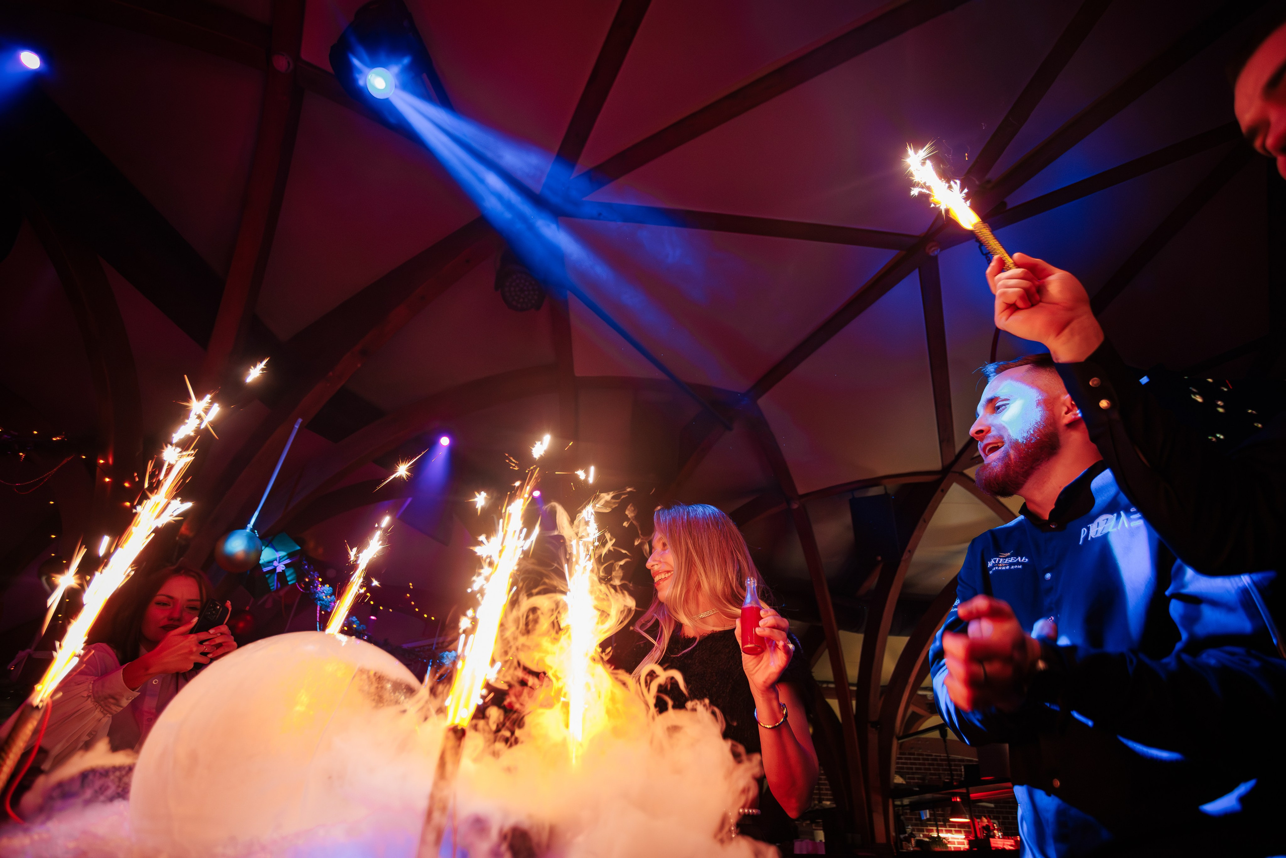 Городской корпоратив в PTIZZA_Ялта_29.12.2025. Аминов Руслан | Фотограф