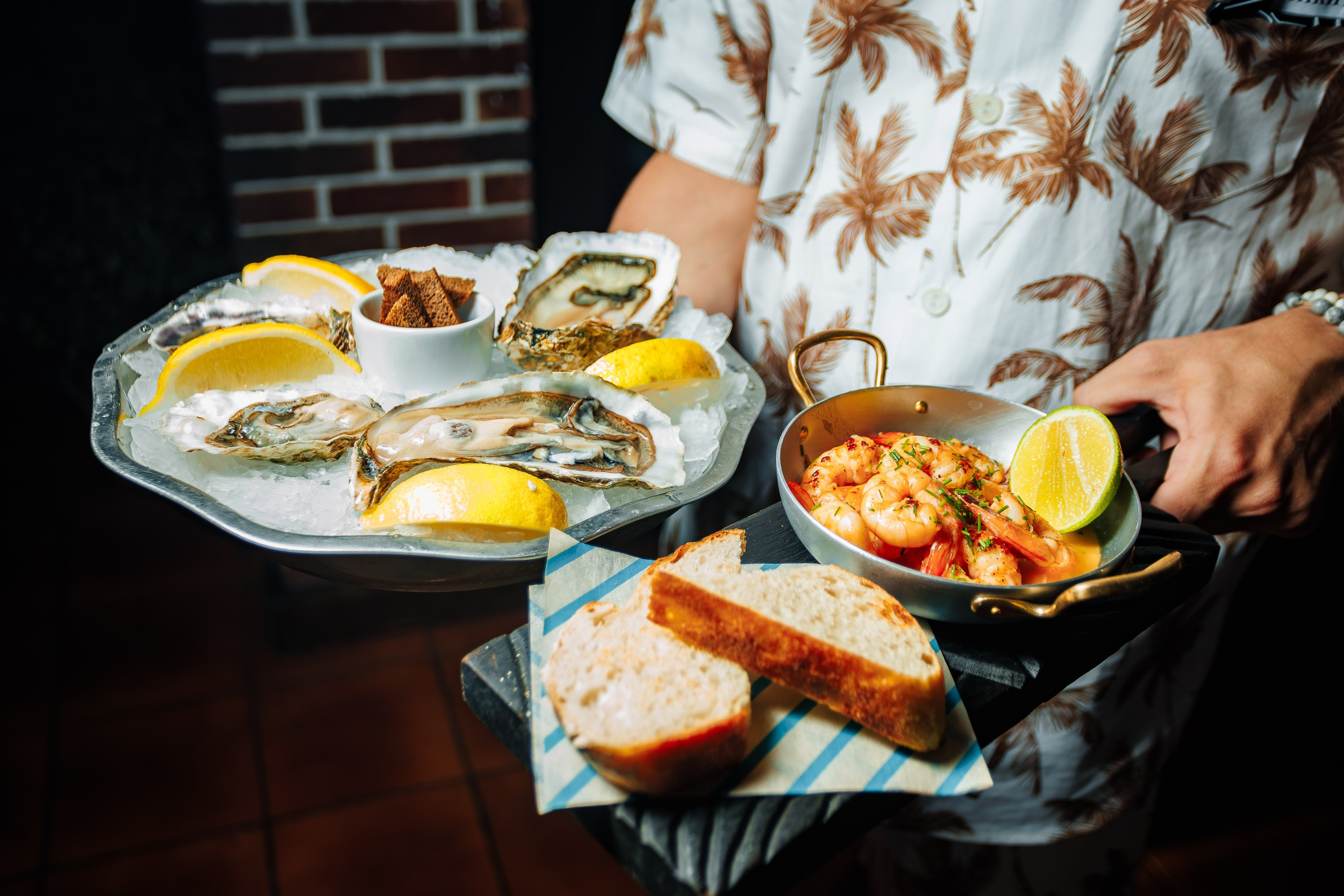 «LIZWI"_Чайка на пляже_Ялта_7.06.2025. Аминов Руслан | Фотограф