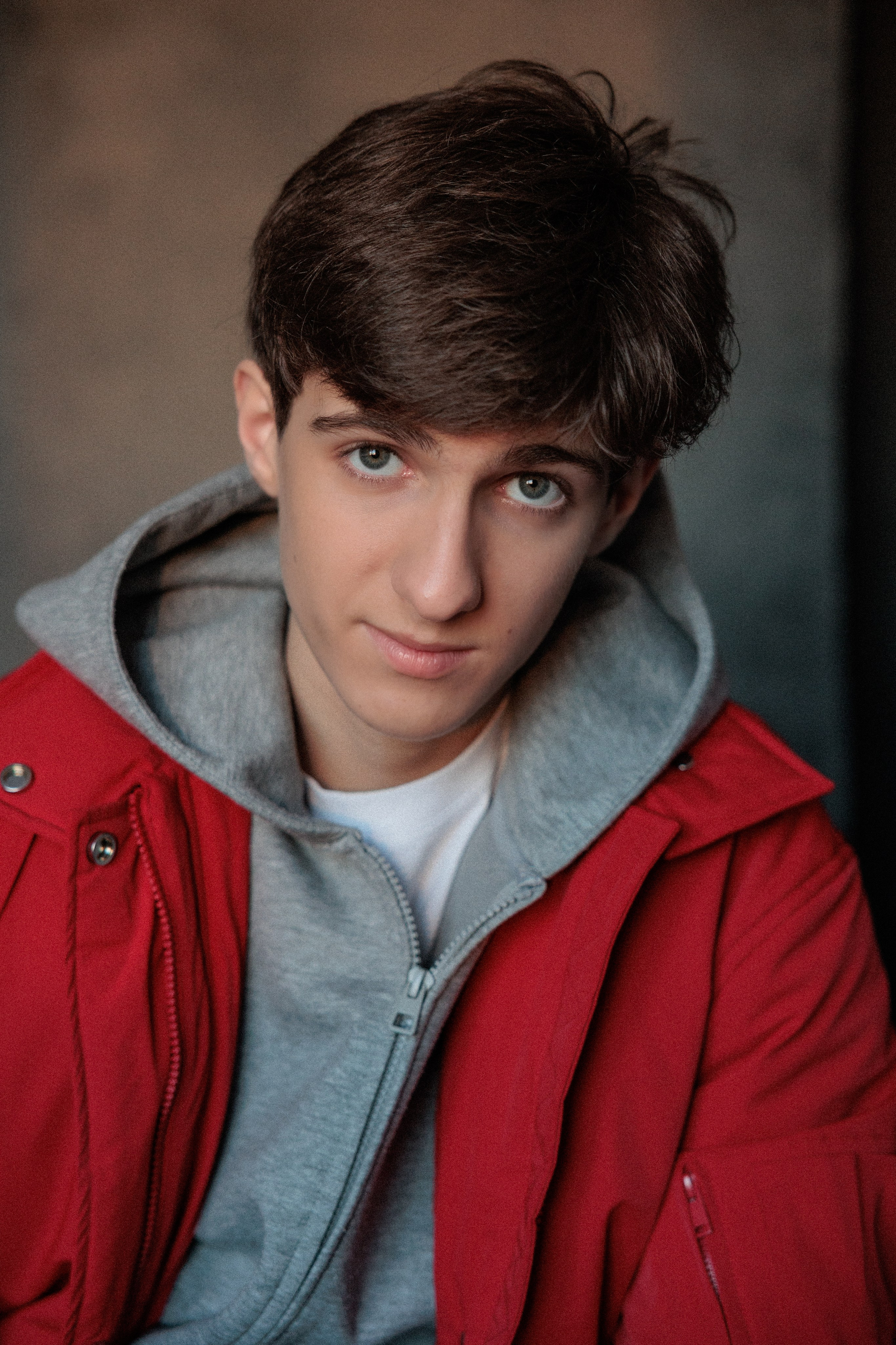 АРТЁМ. Я фотограф из Москвы к Вашим услугам