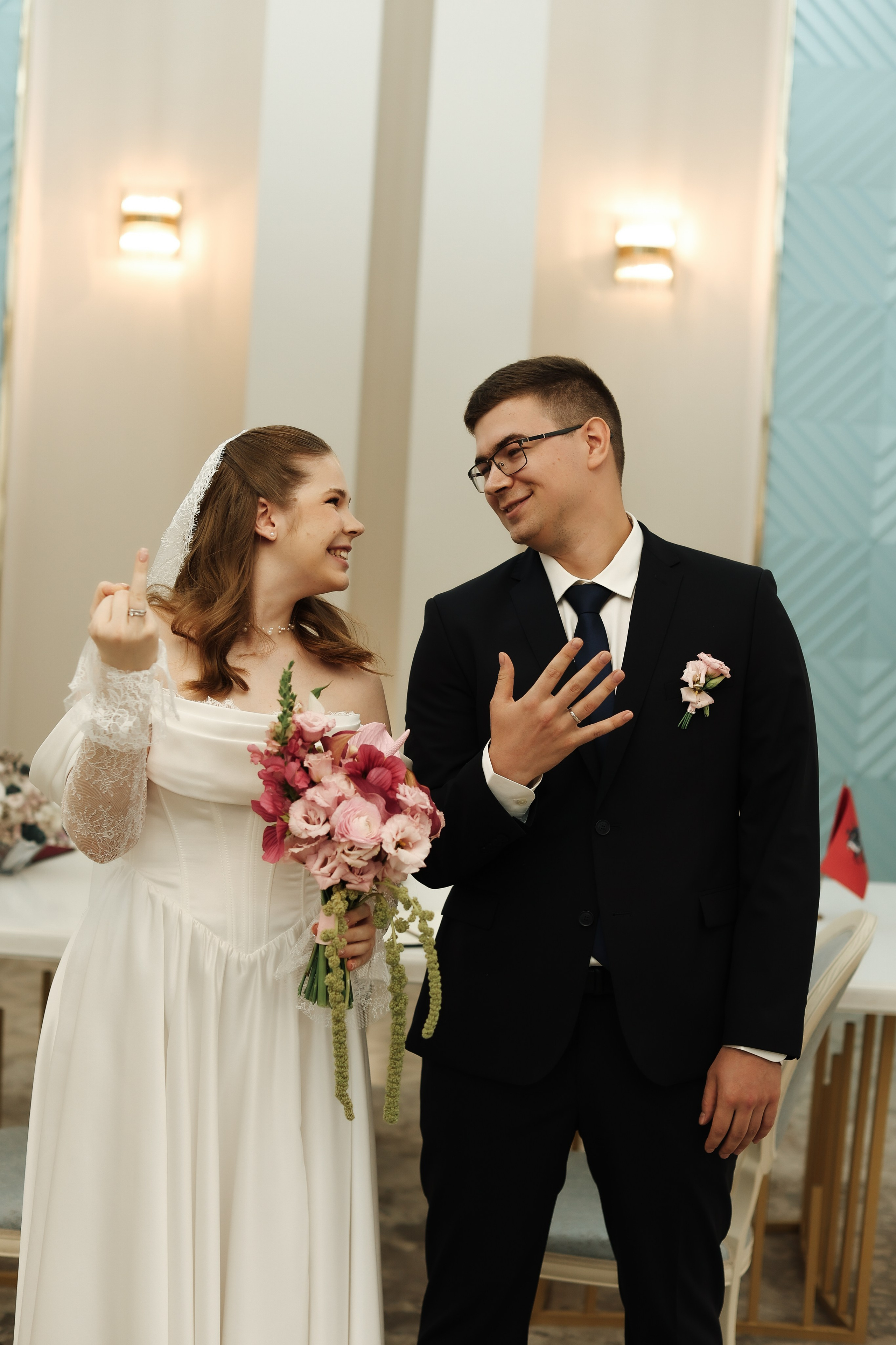 Савеловский ЗАГС, Radisson Blu Olympiyskiy, особняк Хлудова, камерная свадьба. Свадебный и семейный фотограф в Москве Света Снимает