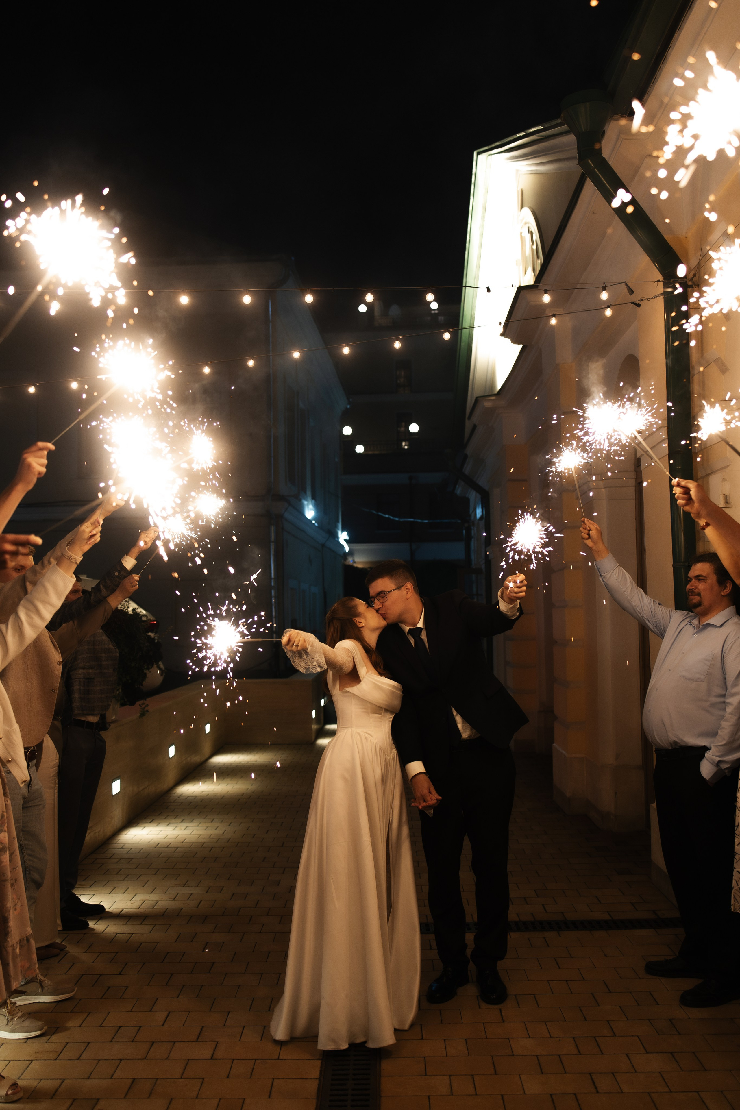 Савеловский ЗАГС, Radisson Blu Olympiyskiy, особняк Хлудова, камерная свадьба. Свадебный и семейный фотограф в Москве Света Снимает