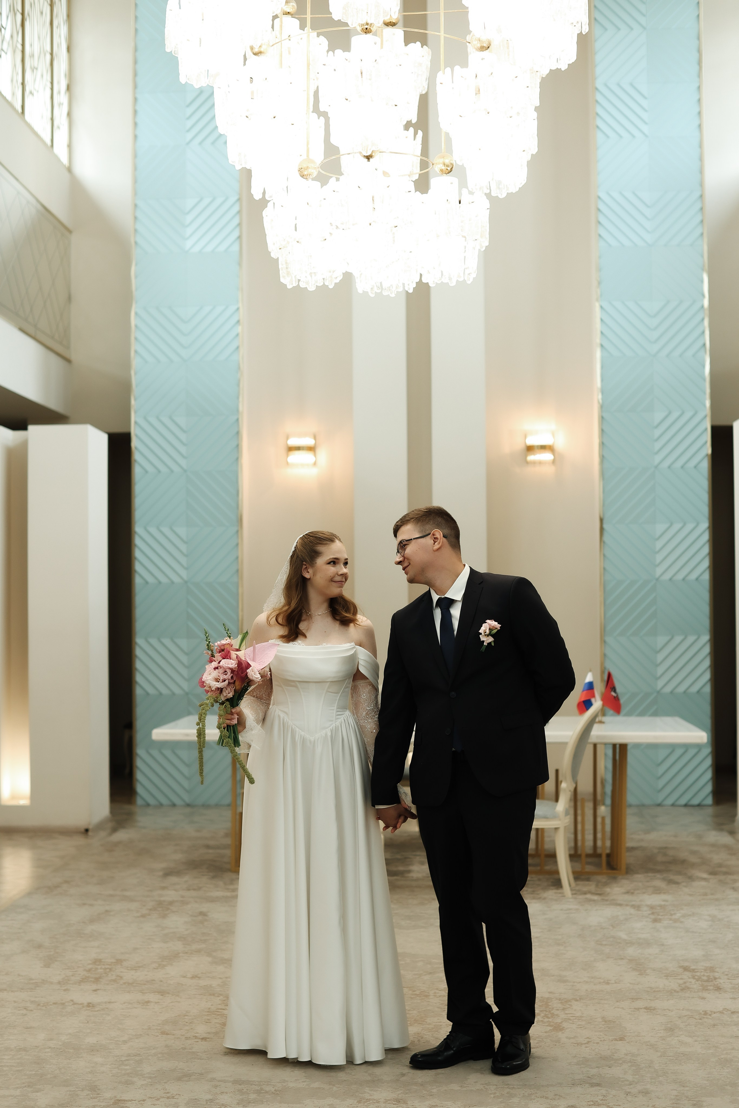 Савеловский ЗАГС, Radisson Blu Olympiyskiy, особняк Хлудова, камерная свадьба. Свадебный и семейный фотограф в Москве Света Снимает
