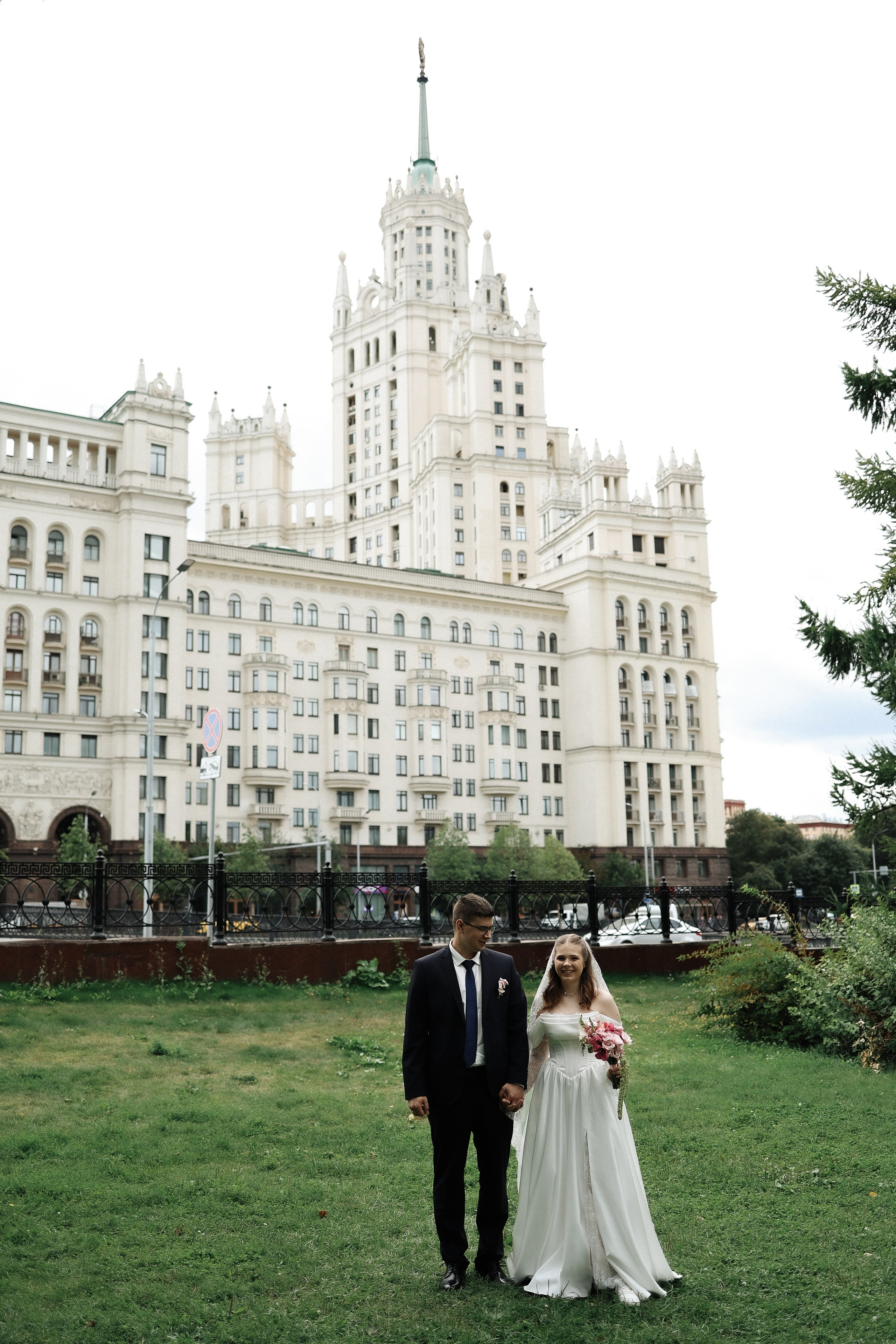 Савеловский ЗАГС, Radisson Blu Olympiyskiy, особняк Хлудова, камерная свадьба. Свадебный и семейный фотограф в Москве Света Снимает