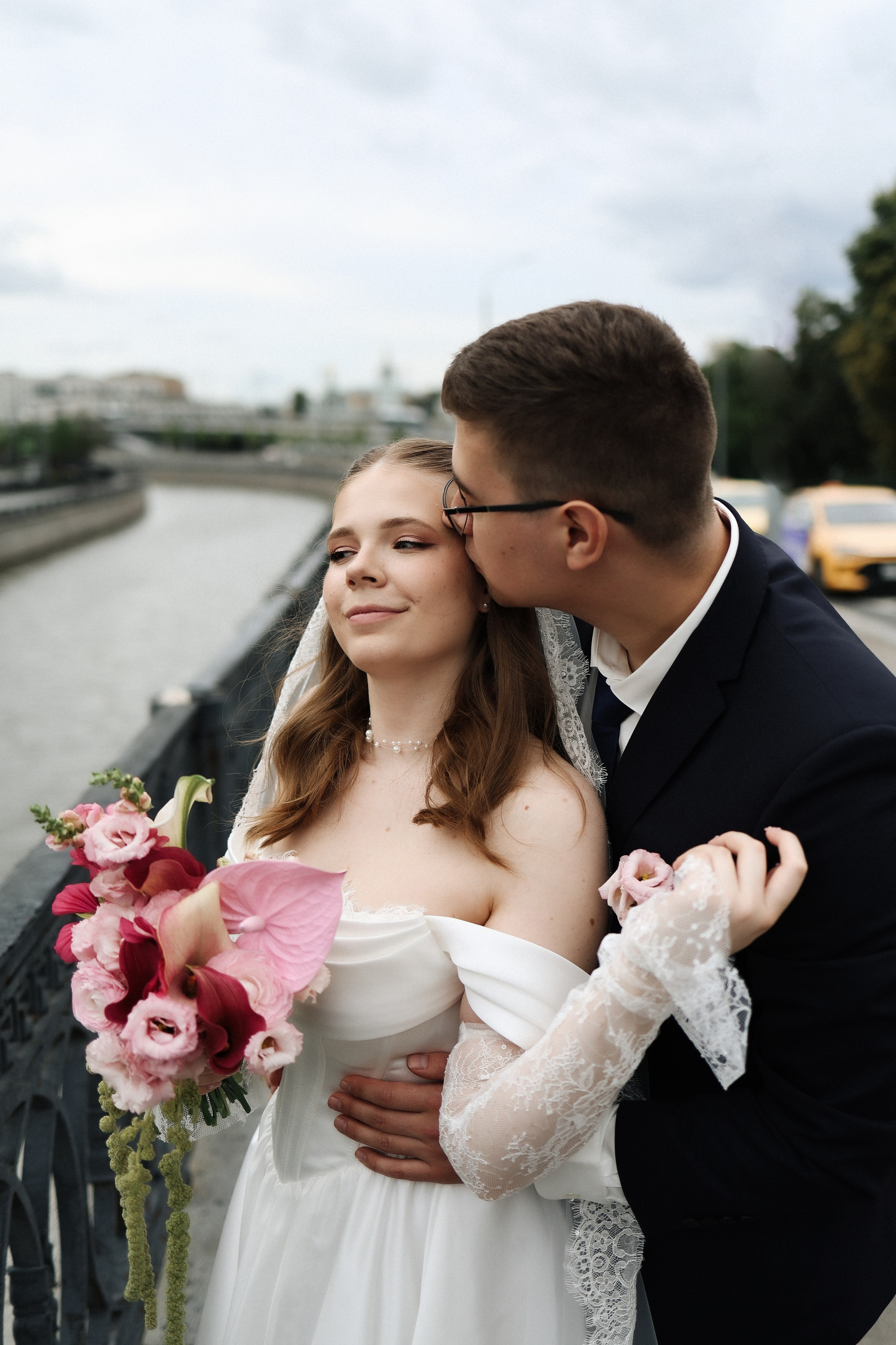Савеловский ЗАГС, Radisson Blu Olympiyskiy, особняк Хлудова, камерная свадьба. Свадебный и семейный фотограф в Москве Света Снимает