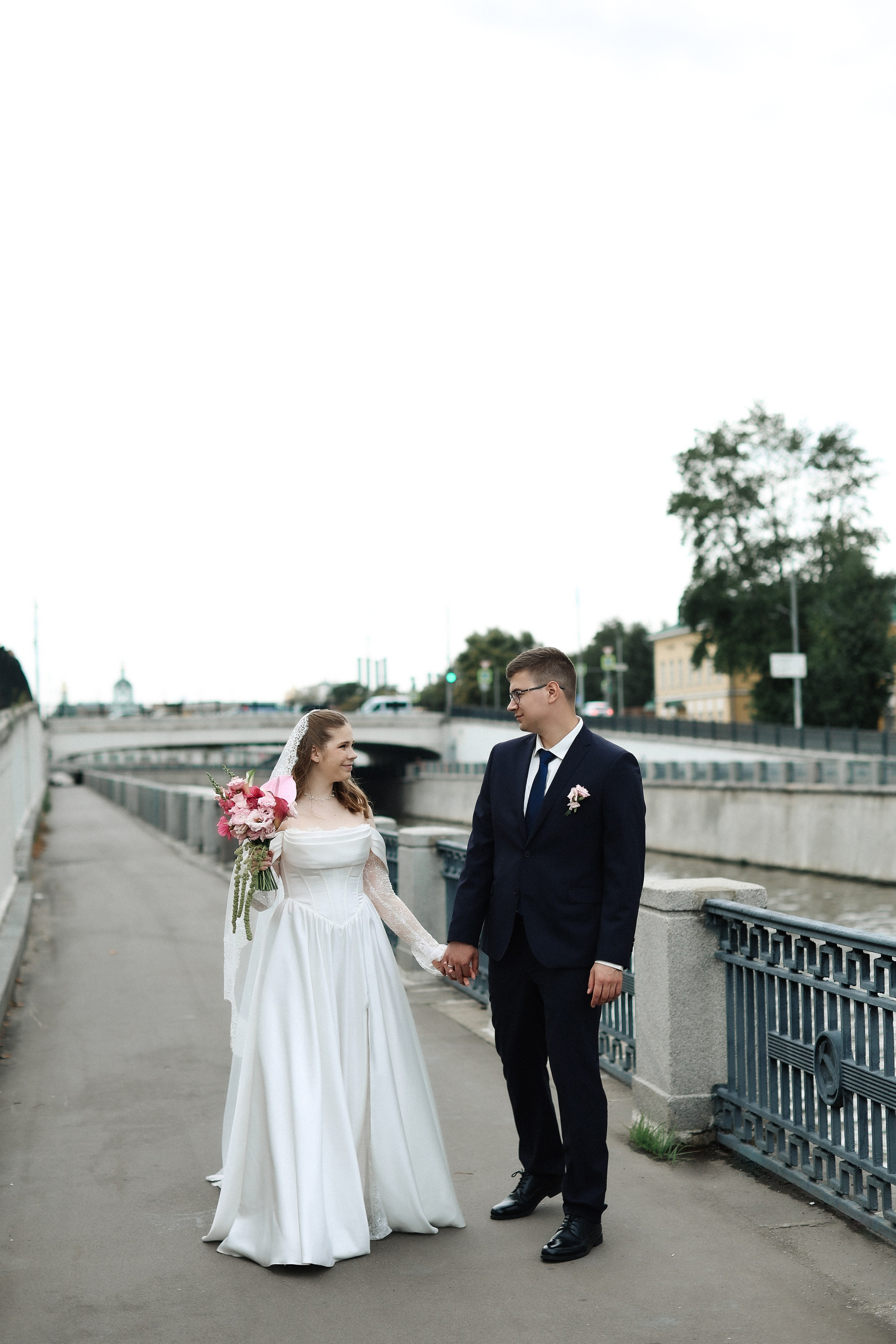 Савеловский ЗАГС, Radisson Blu Olympiyskiy, особняк Хлудова, камерная свадьба. Свадебный и семейный фотограф в Москве Света Снимает