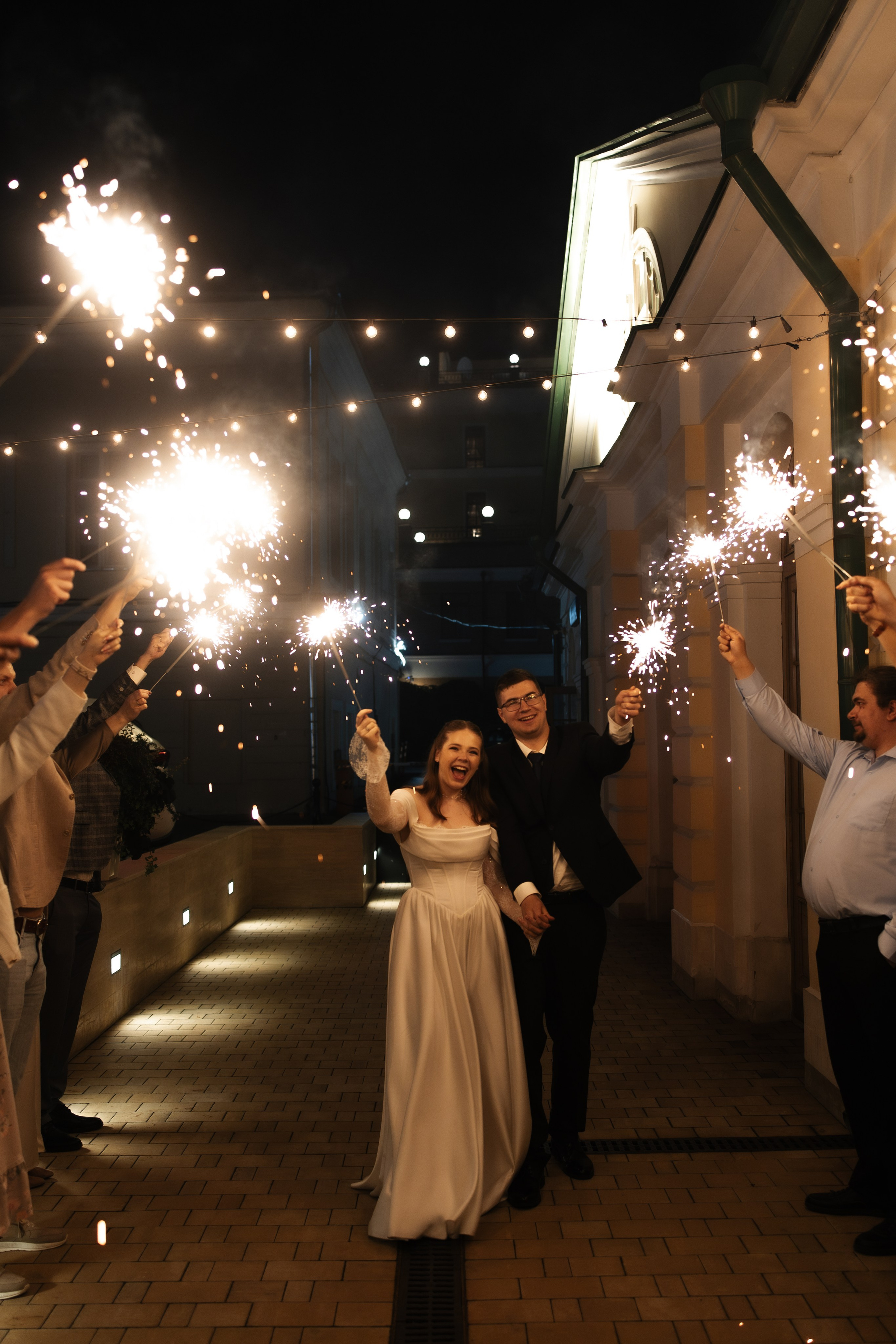Савеловский ЗАГС, Radisson Blu Olympiyskiy, особняк Хлудова, камерная свадьба. Свадебный и семейный фотограф в Москве Света Снимает