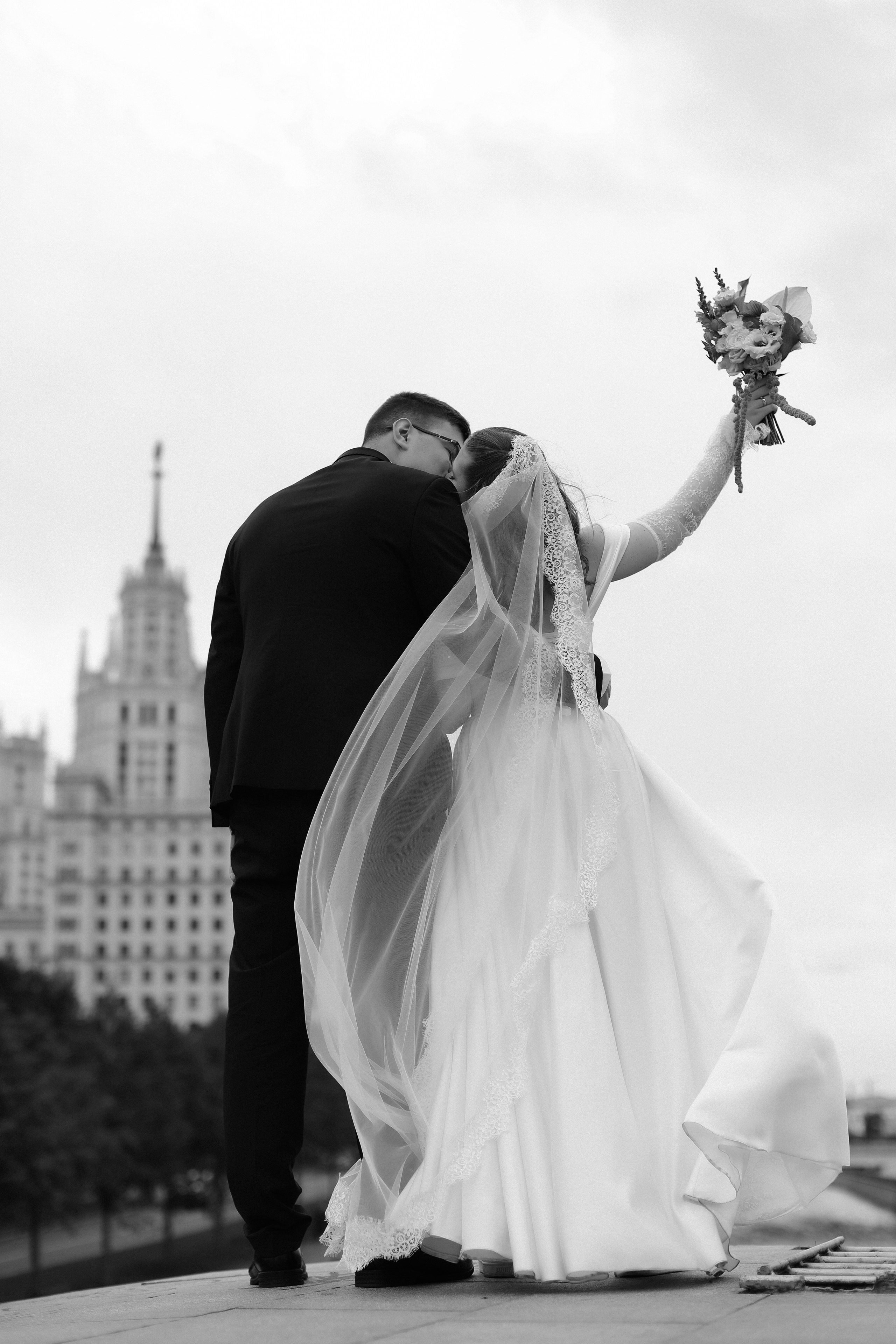 Савеловский ЗАГС, Radisson Blu Olympiyskiy, особняк Хлудова, камерная свадьба. Свадебный и семейный фотограф в Москве Света Снимает