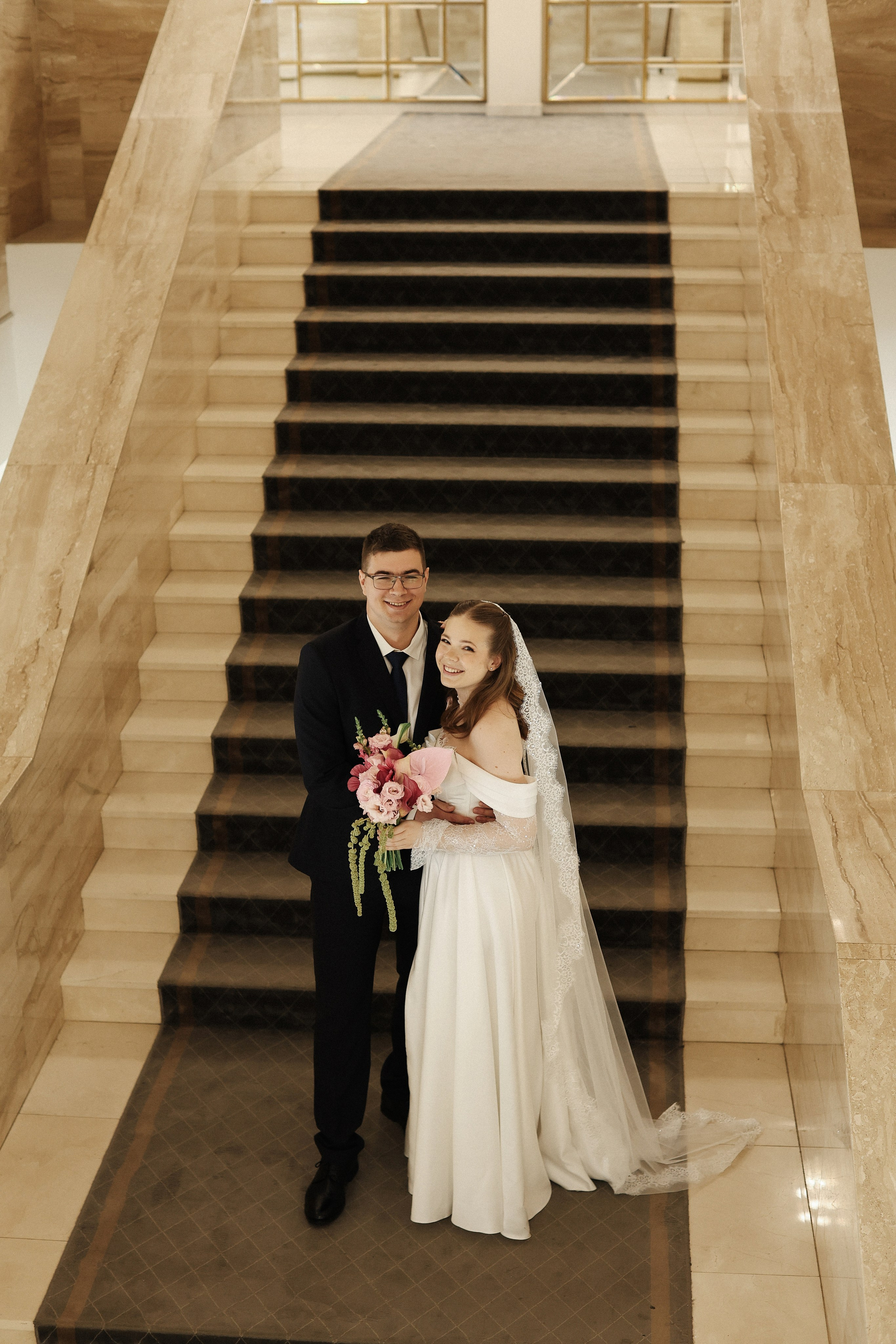 Савеловский ЗАГС, Radisson Blu Olympiyskiy, особняк Хлудова, камерная свадьба. Свадебный и семейный фотограф в Москве Света Снимает