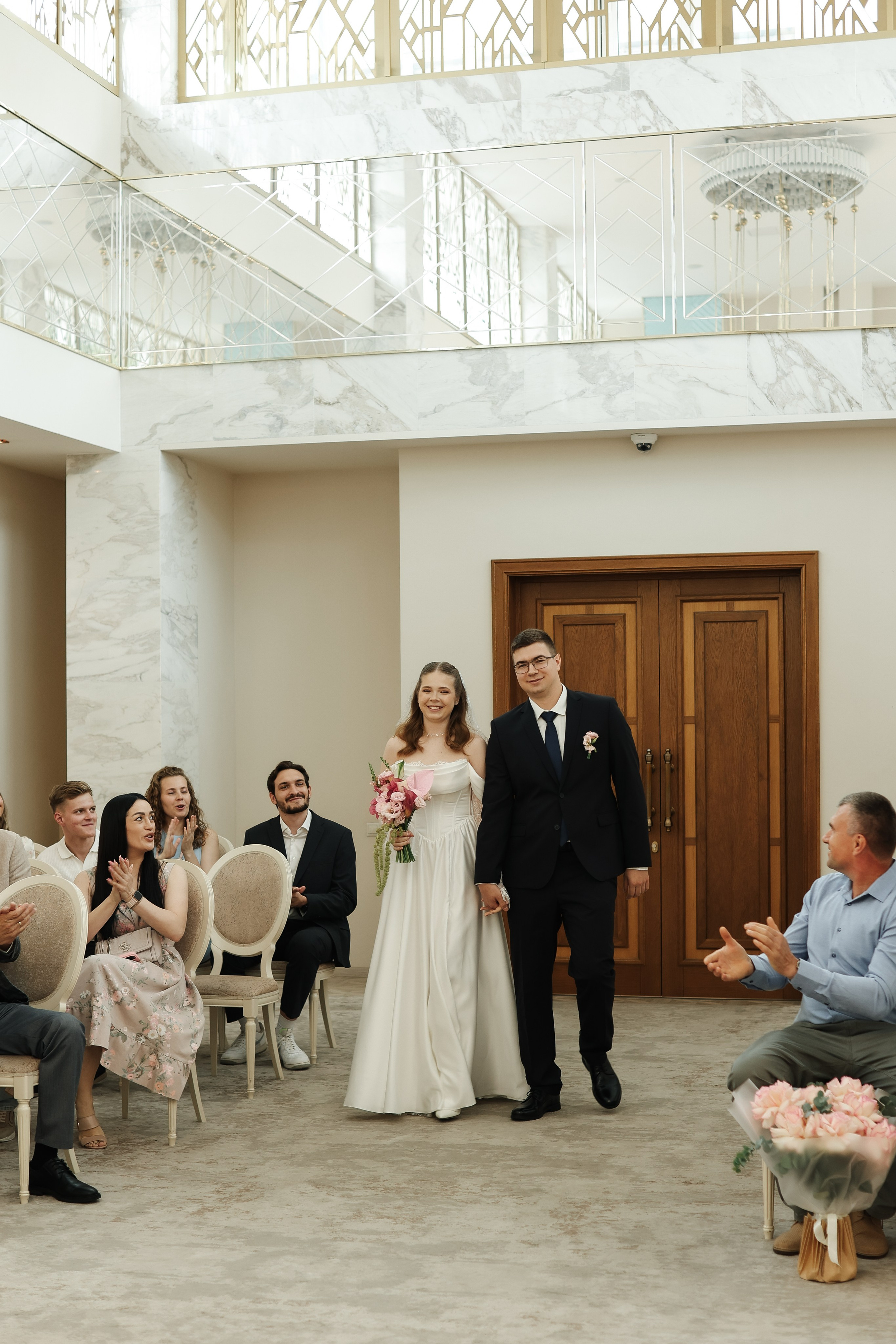 Савеловский ЗАГС, Radisson Blu Olympiyskiy, особняк Хлудова, камерная свадьба. Свадебный и семейный фотограф в Москве Света Снимает