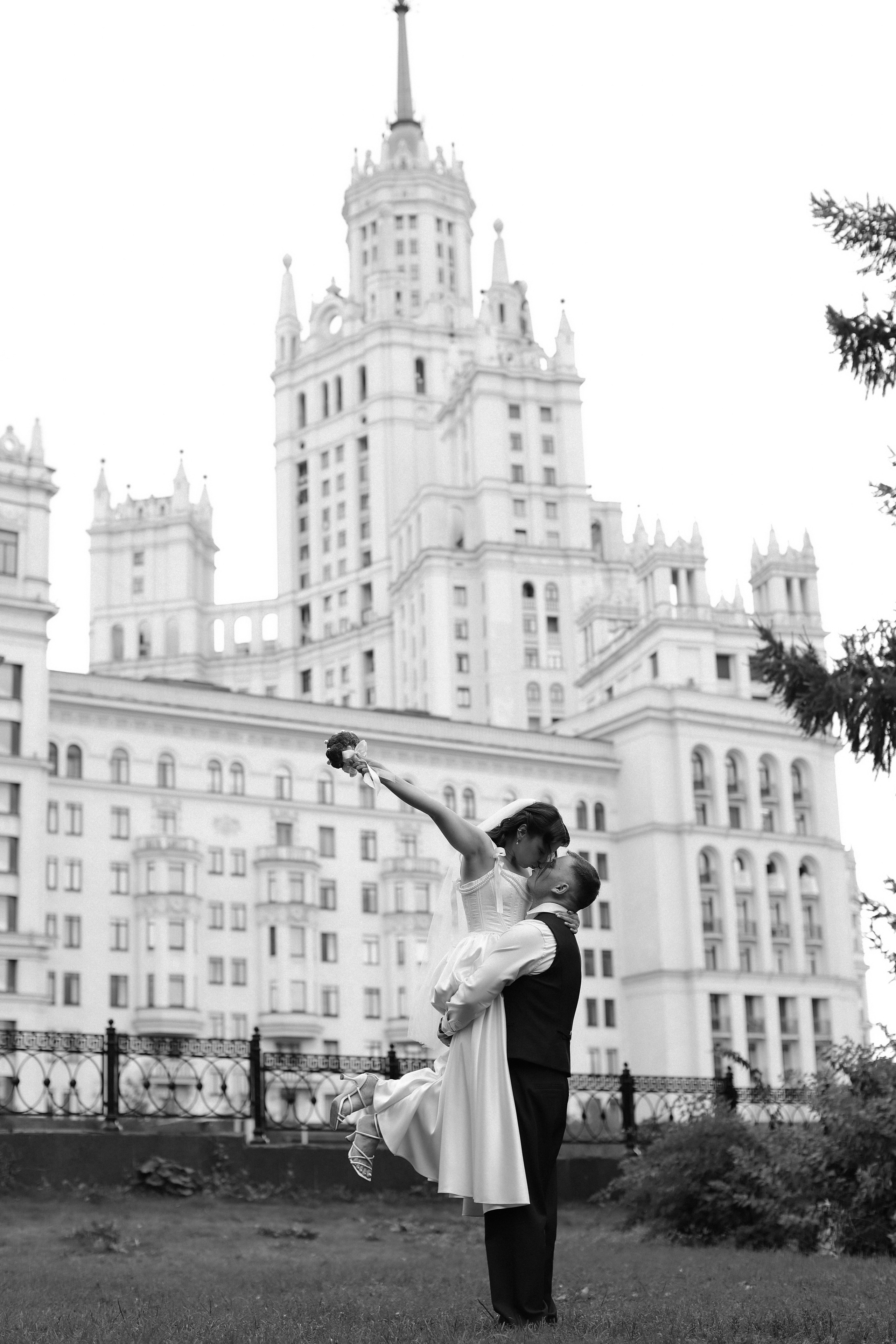 Роспись на Манежной площади, прогулка по улочкам Москвы. Свадебный и семейный фотограф в Москве Света Снимает