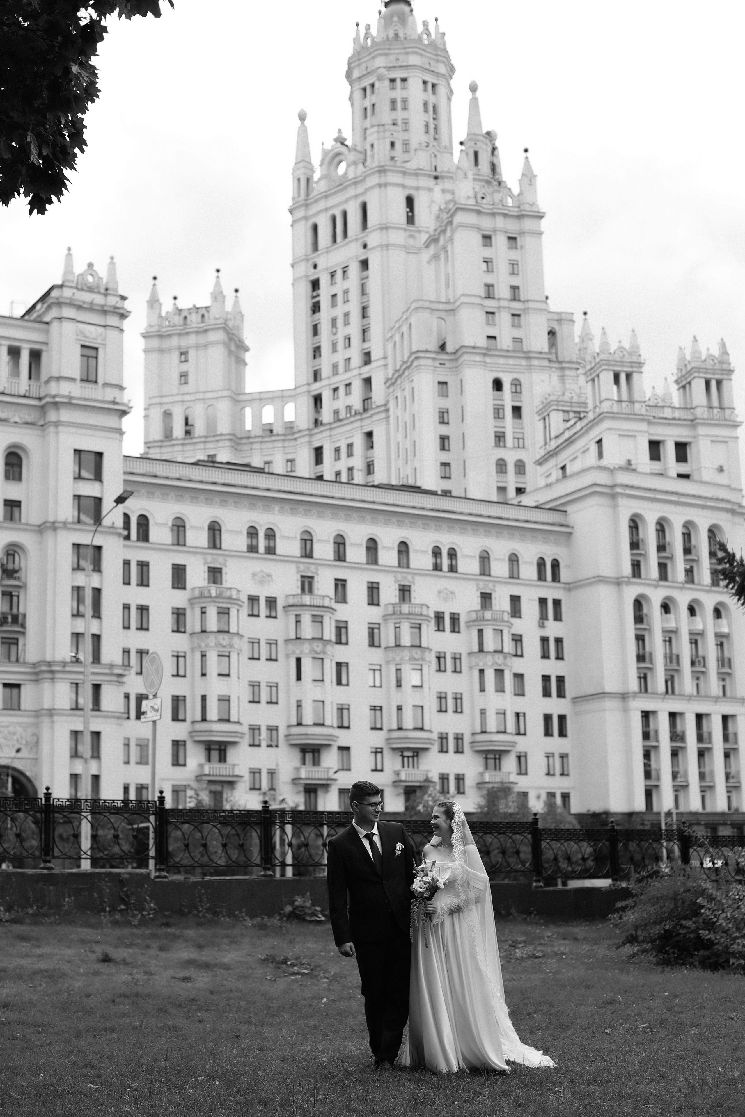 Савеловский ЗАГС, Radisson Blu Olympiyskiy, особняк Хлудова, камерная свадьба. Свадебный и семейный фотограф в Москве Света Снимает