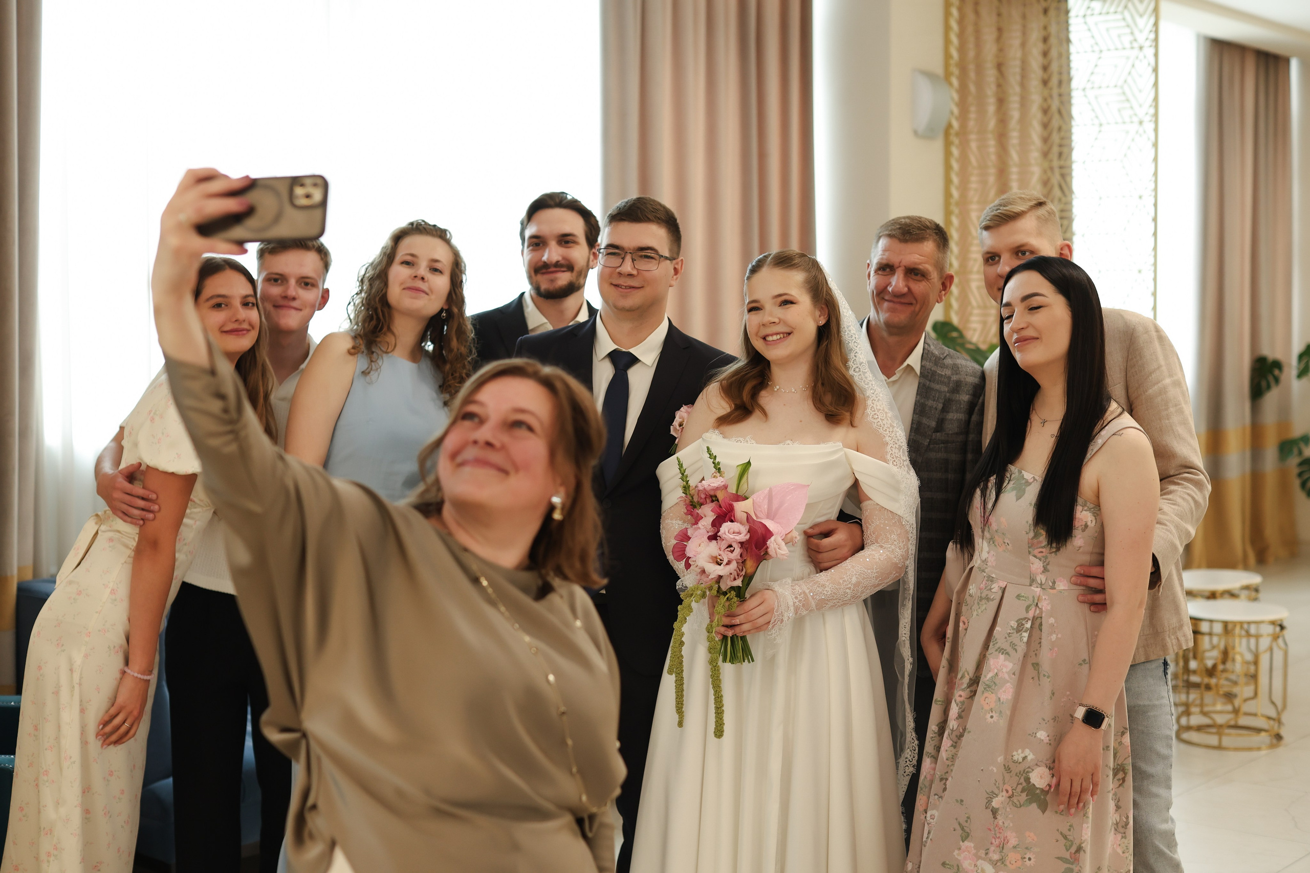 Савеловский ЗАГС, Radisson Blu Olympiyskiy, особняк Хлудова, камерная свадьба. Свадебный и семейный фотограф в Москве Света Снимает