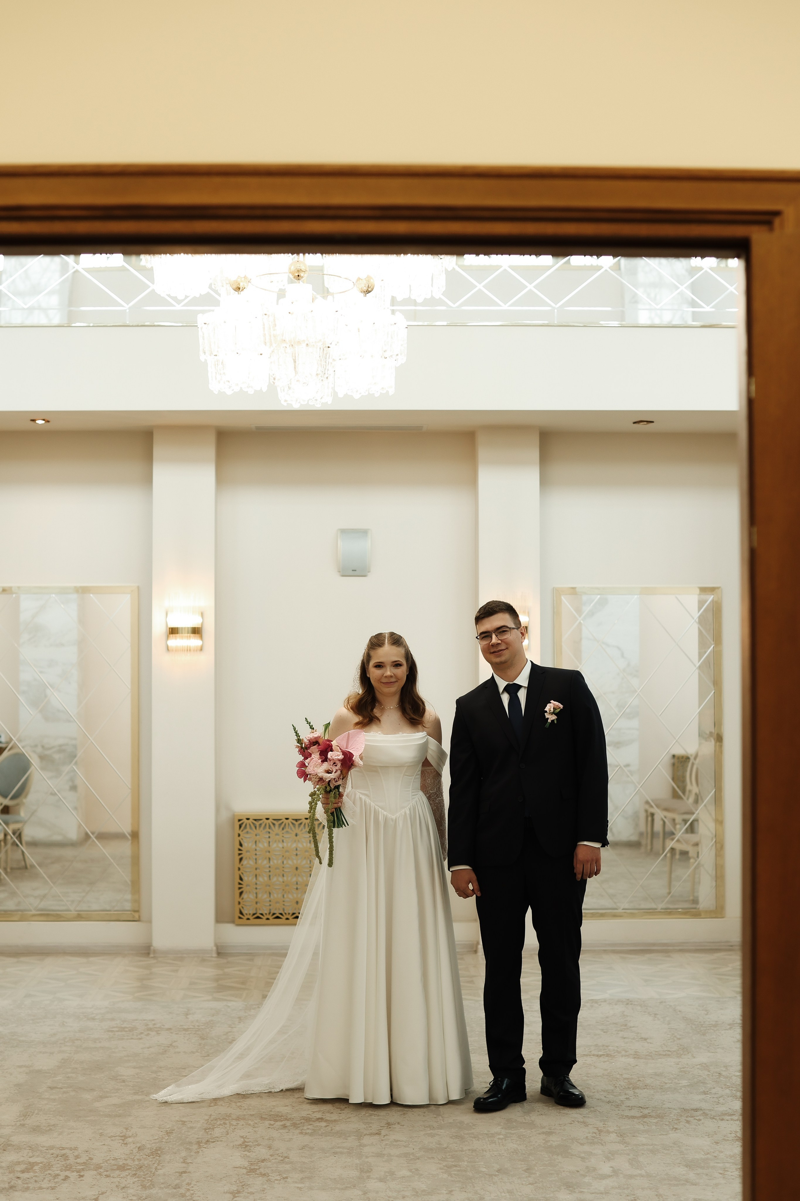 Савеловский ЗАГС, Radisson Blu Olympiyskiy, особняк Хлудова, камерная свадьба. Свадебный и семейный фотограф в Москве Света Снимает