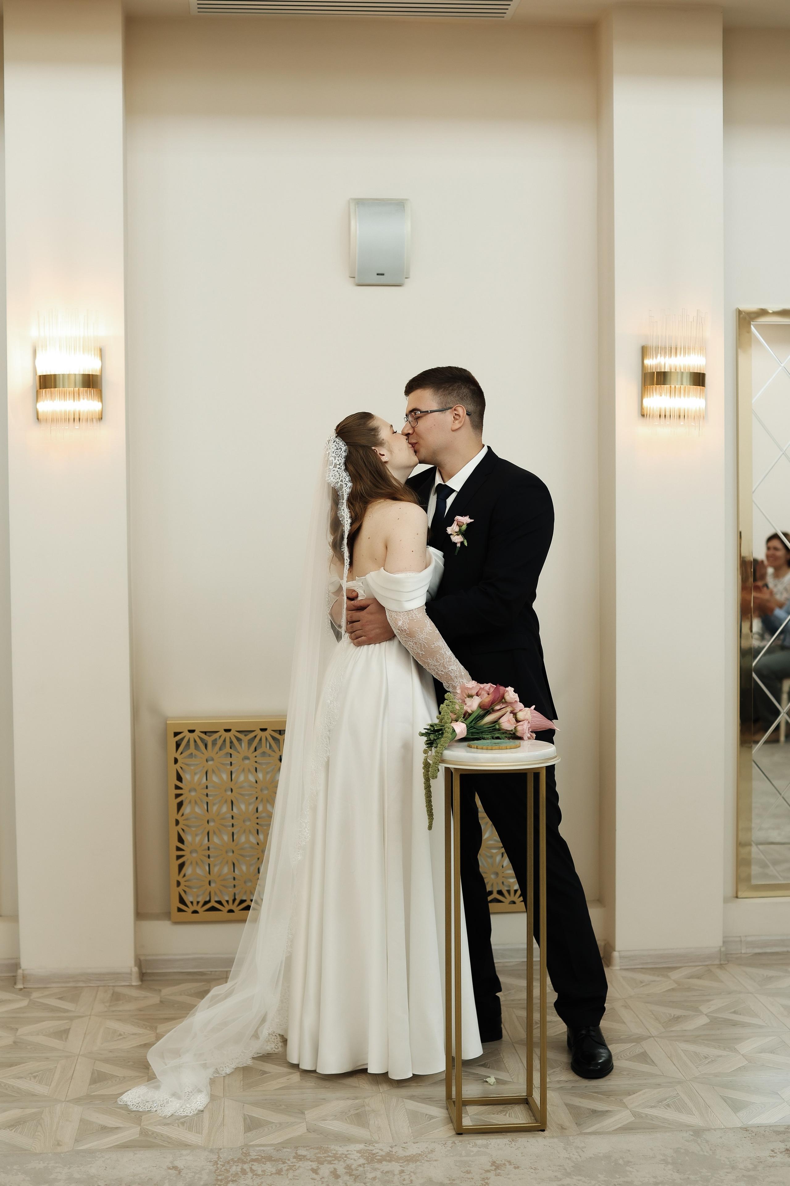 Савеловский ЗАГС, Radisson Blu Olympiyskiy, особняк Хлудова, камерная свадьба. Свадебный и семейный фотограф в Москве Света Снимает
