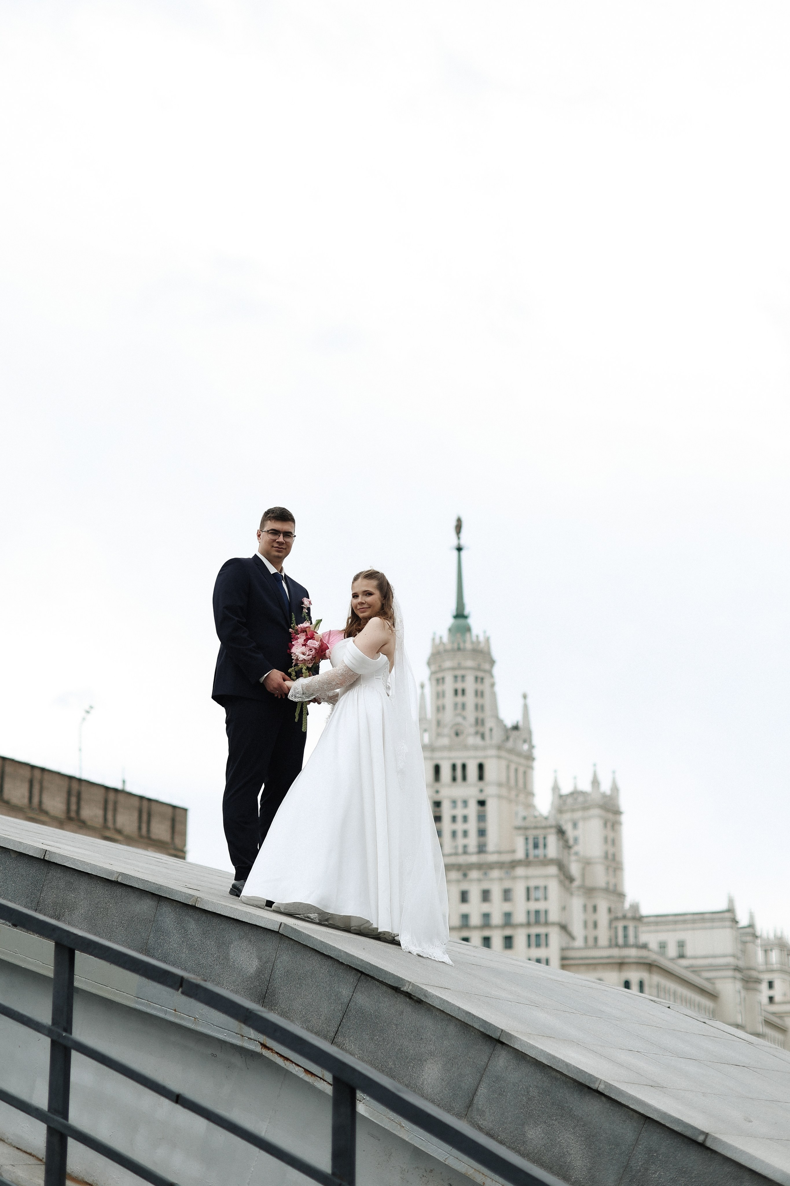 Савеловский ЗАГС, Radisson Blu Olympiyskiy, особняк Хлудова, камерная свадьба. Свадебный и семейный фотограф в Москве Света Снимает