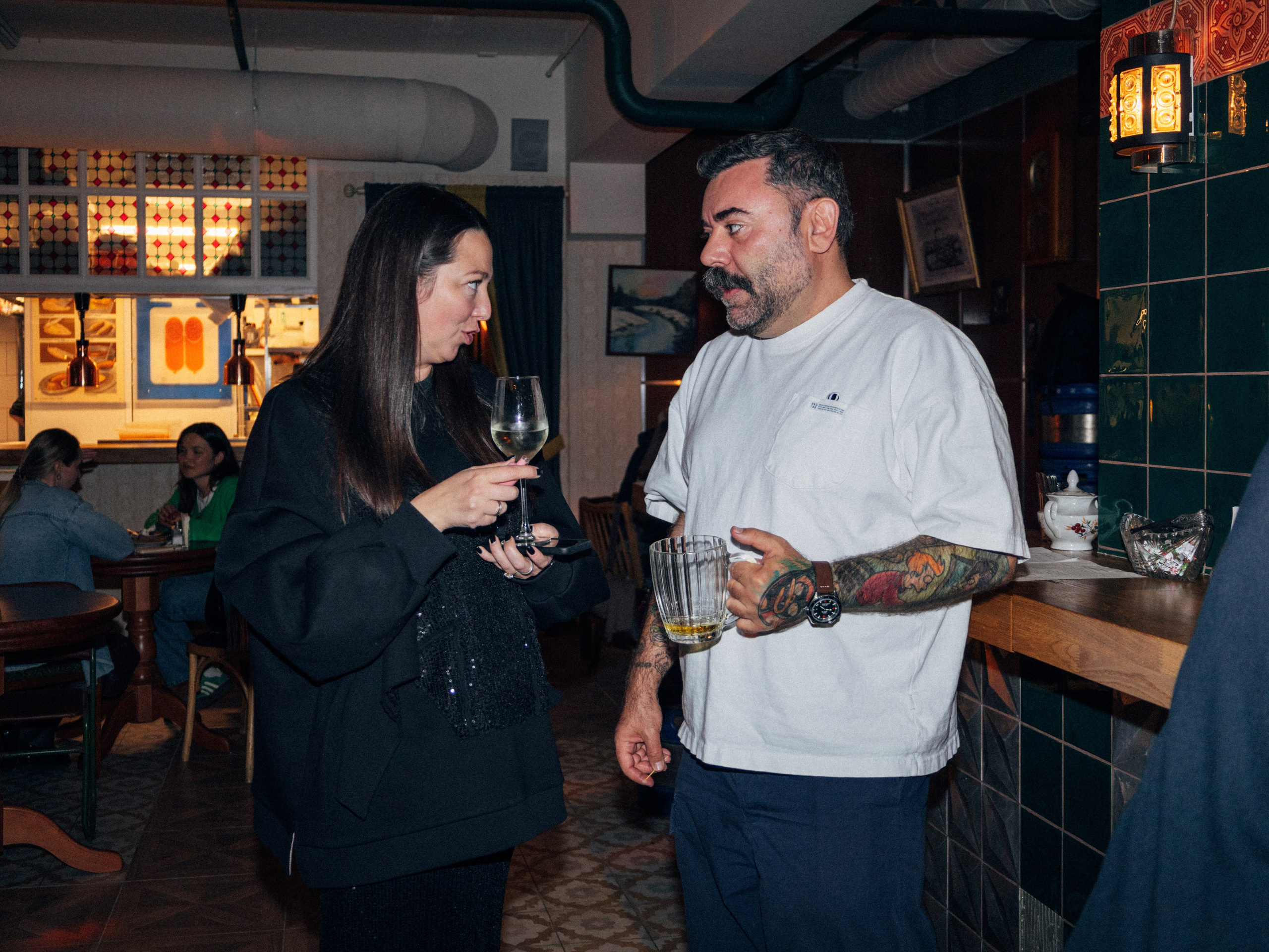 Шапка «Открой вино». Закулисная жизнь в кадре | Backstage-фотограф из Москвы — Александра Слободская